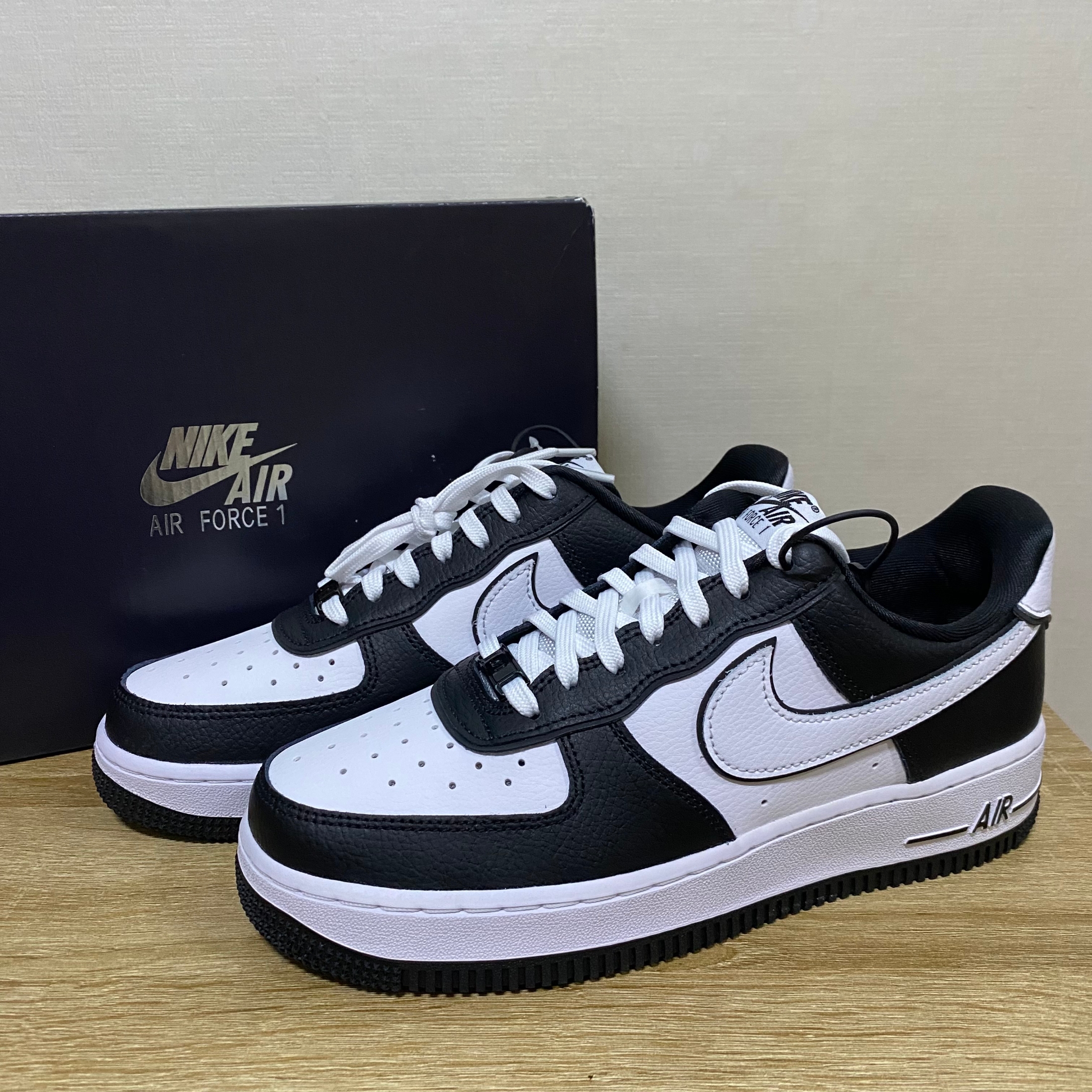 Nike Air Force 1 '07 LV8 White Black 착용 스타일
