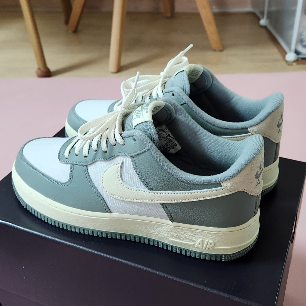 Nike Air Force 1 '07 LX Mica Green 착용 스타일 - 2