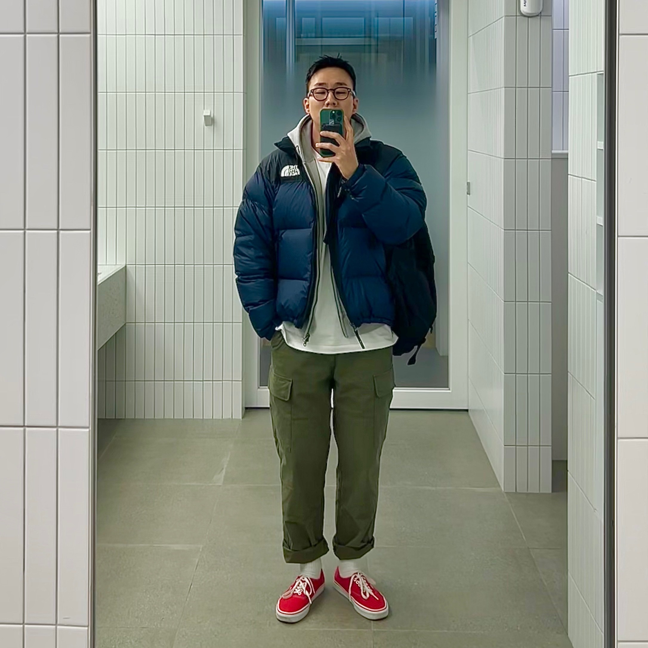 The North Face 1996 Eco Nuptse Jacket Navy 착용 스타일