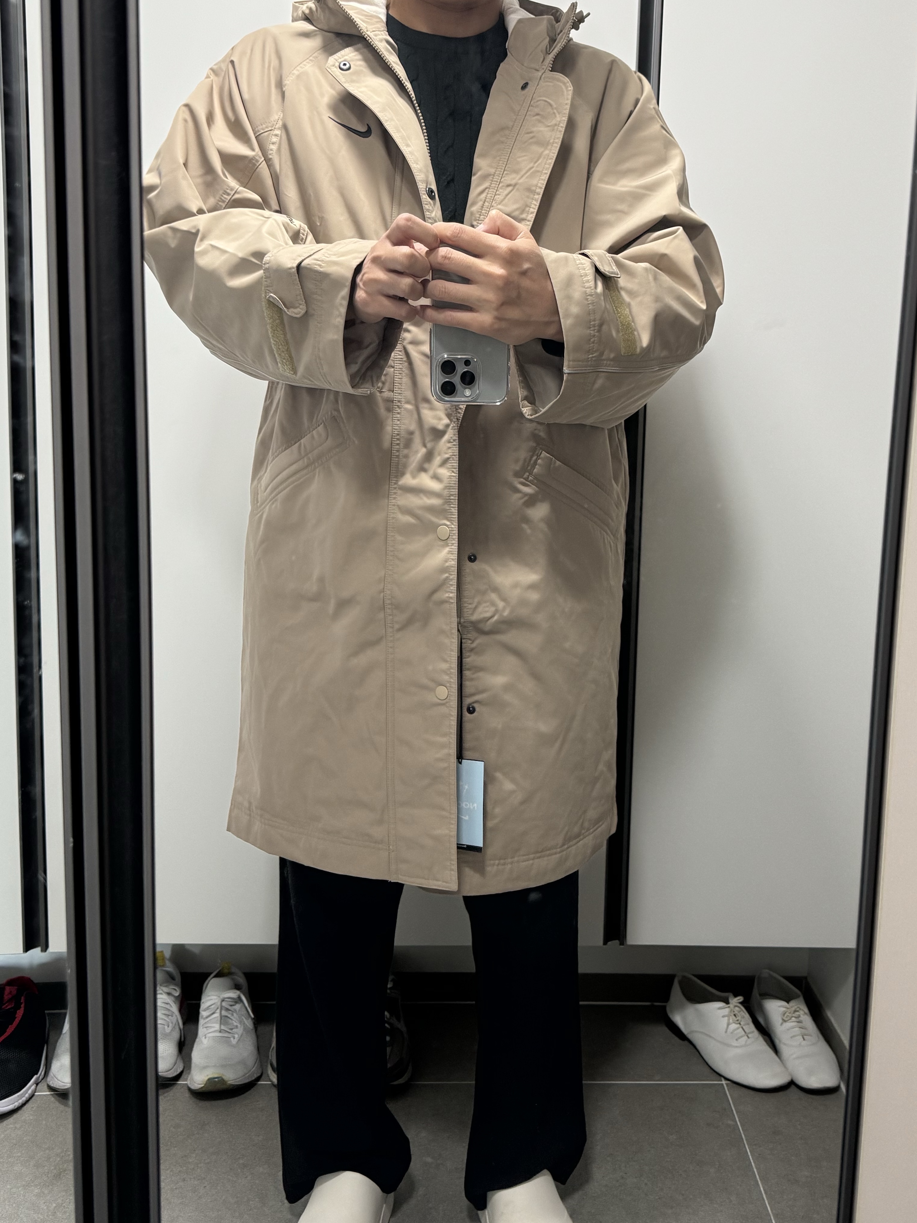 Nike x Drake Nocta Basketball Sideline Jacket Khaki (DV3647-248) 착용 스타일 - 1