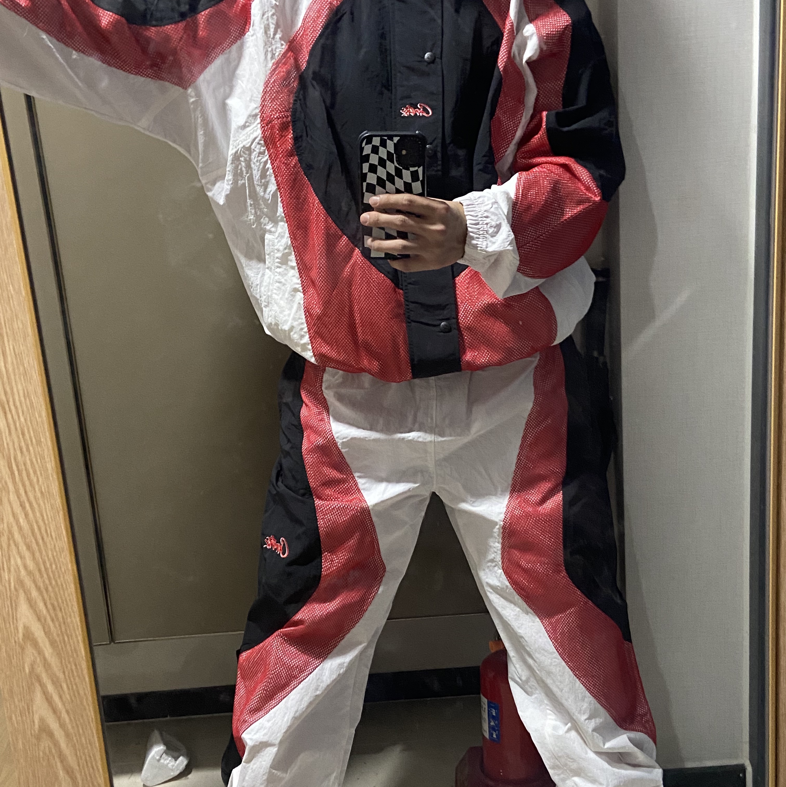 Corteiz Vertigo Shuku Pants Black Red, Corteiz Vertigo Shuku Jacket Black Red 착용 스타일 - 3