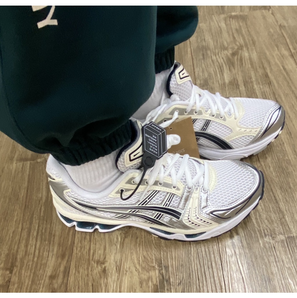 (W) Asics Gel-Kayano 14 White Midnight 착용 스타일 - 1