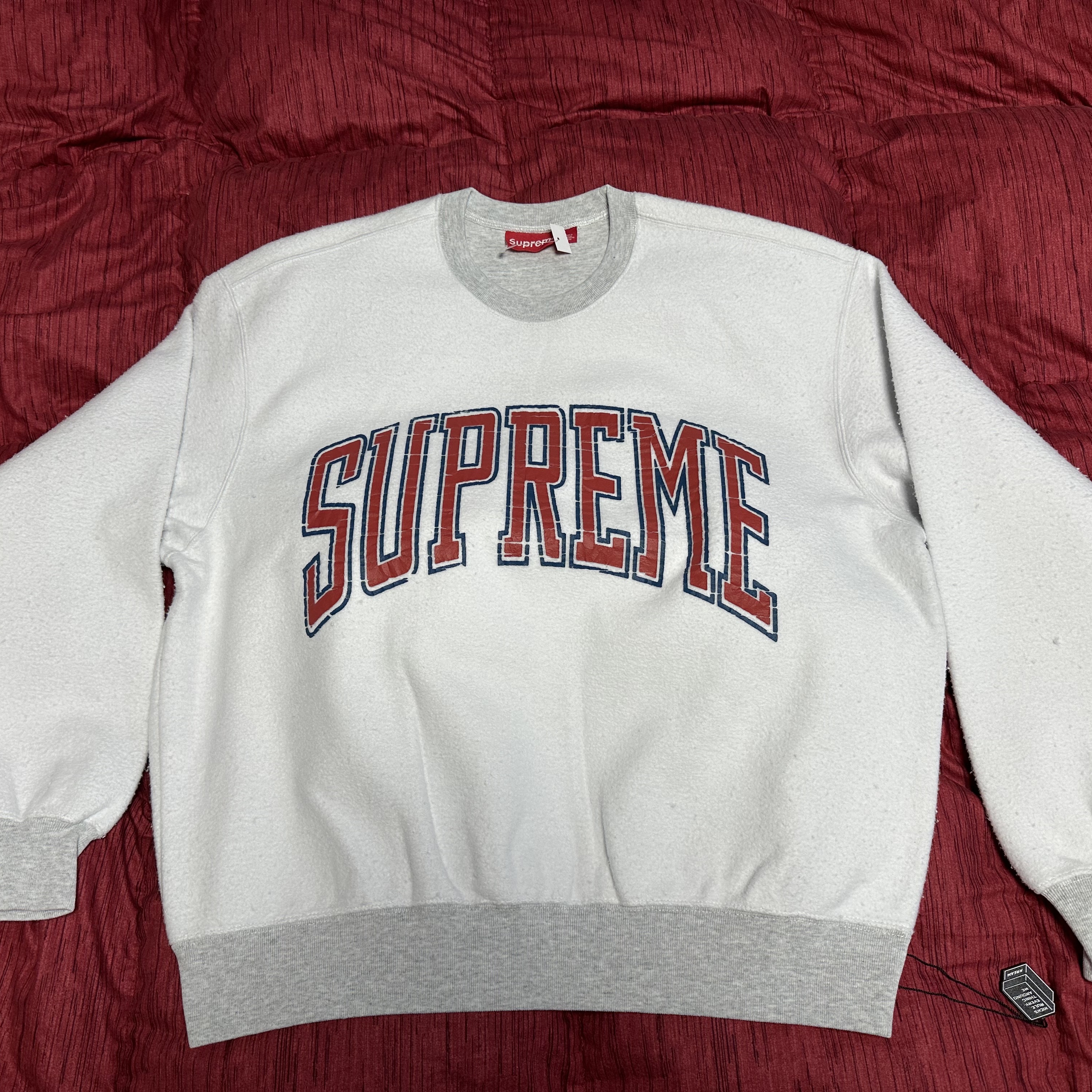 Supreme Inside Out Crewneck Ash Grey - 23FW 착용 스타일