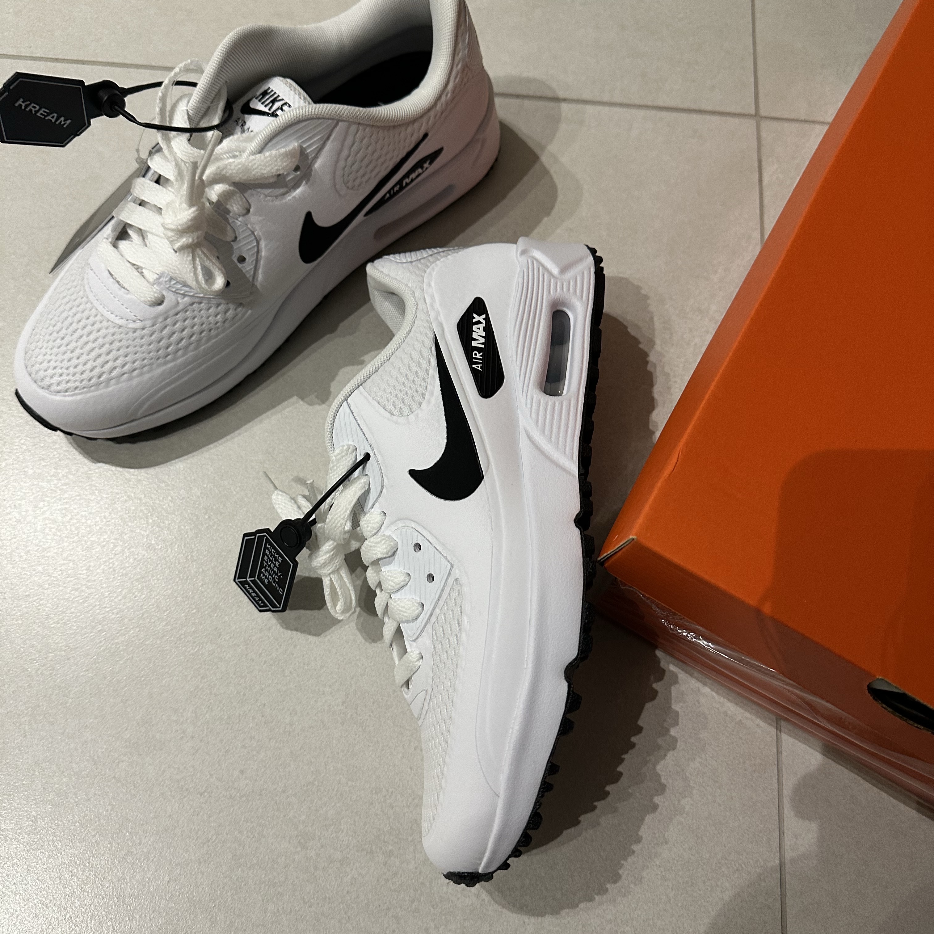 Nike Air Max 90 G White Black 착용 스타일 - 1