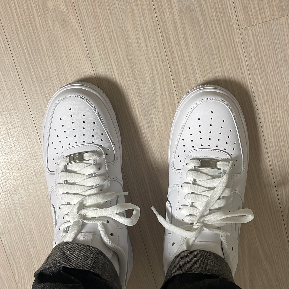 Nike Air Force 1 '07 Low White 착용 스타일 - 2