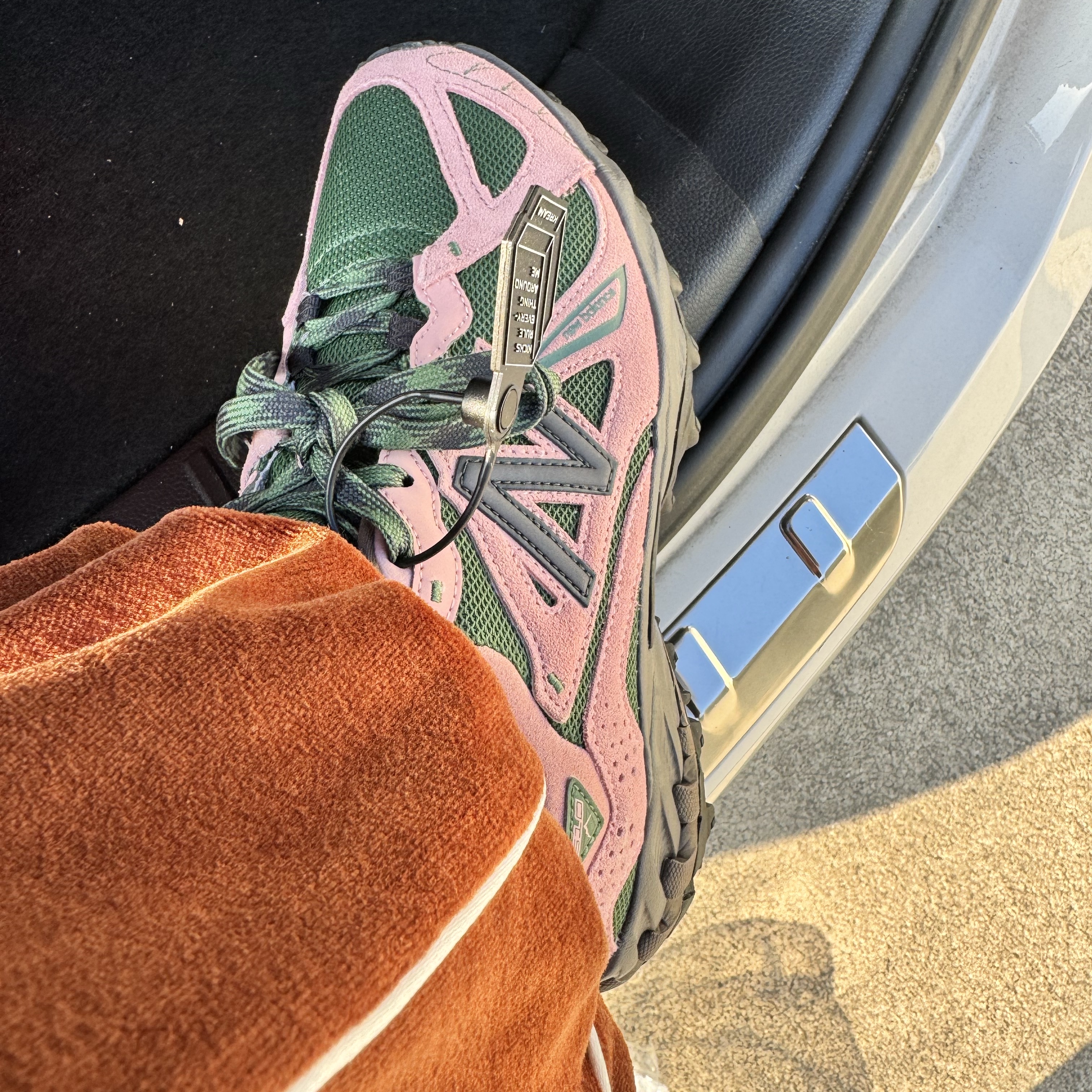 New Balance ML610T Pink Moon - D Standard 착용 스타일