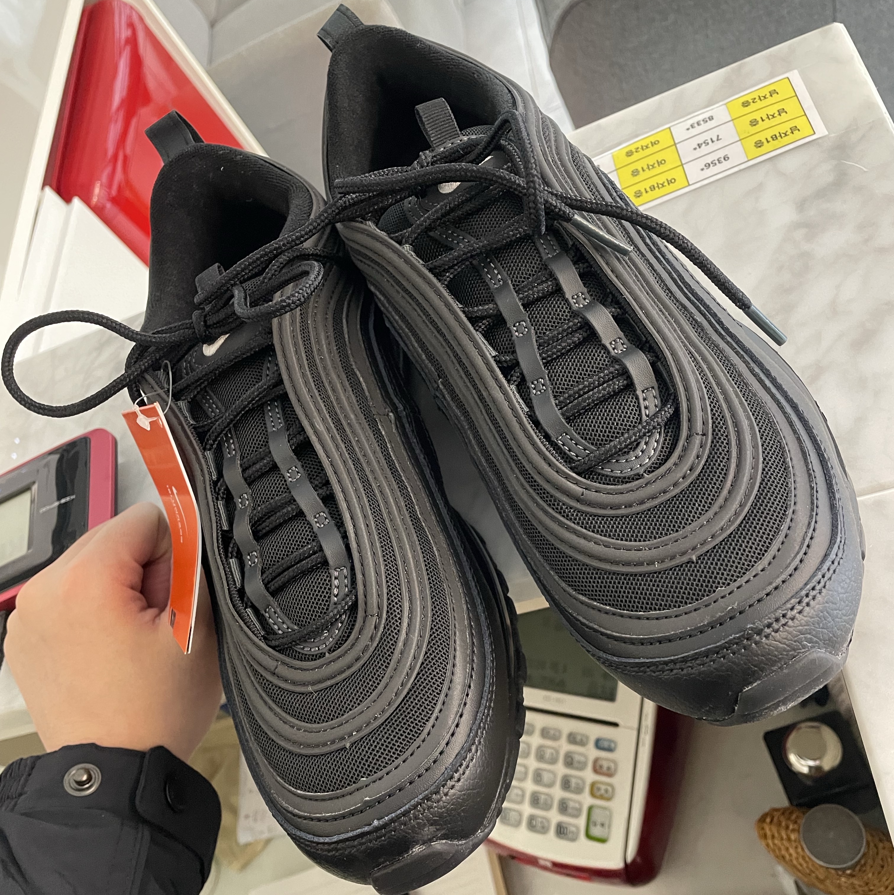Nike Air Max 97 Black White Anthracite 착용 스타일 - 2