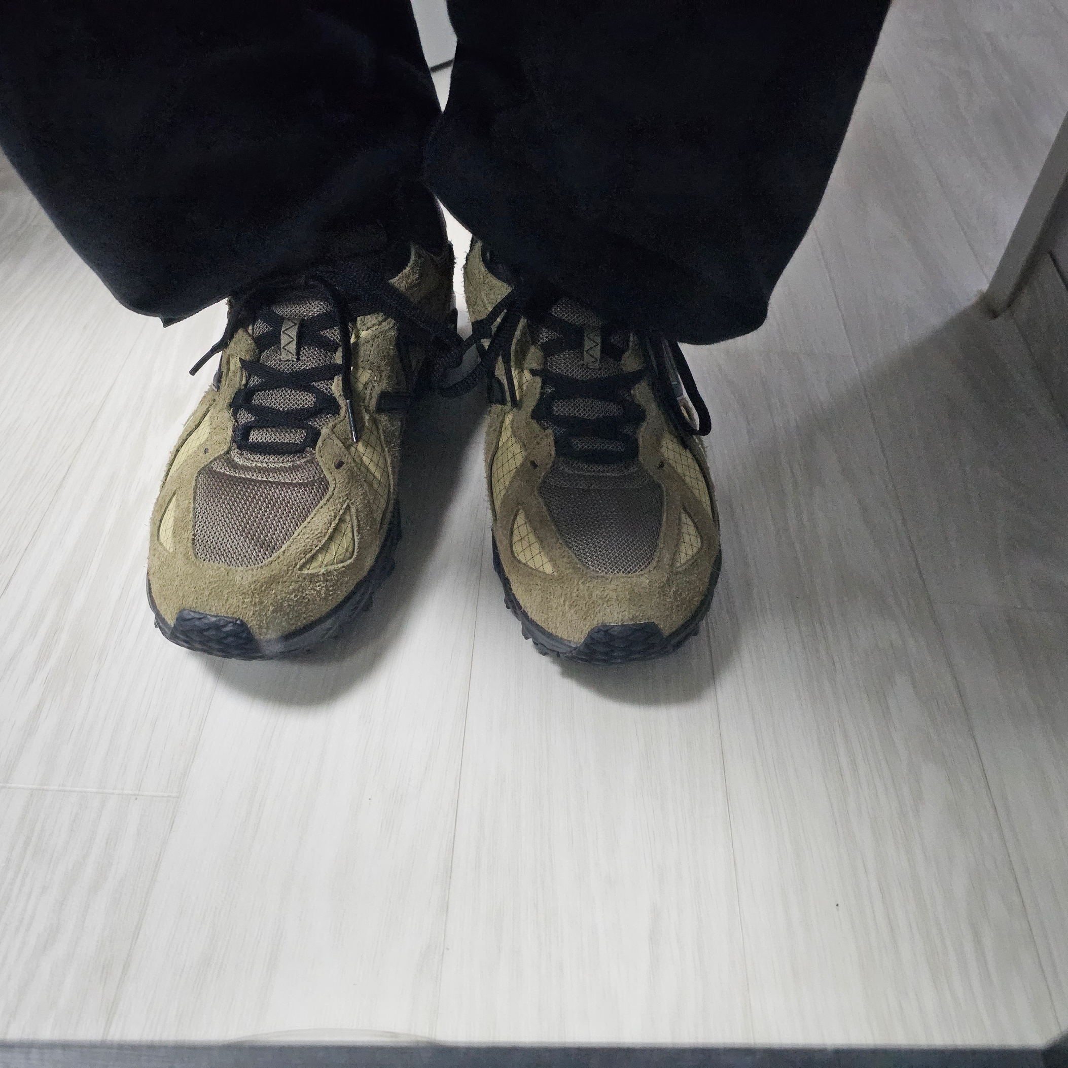 New Balance x Cayl ML610TCL Covert Green 착용 스타일 - 4