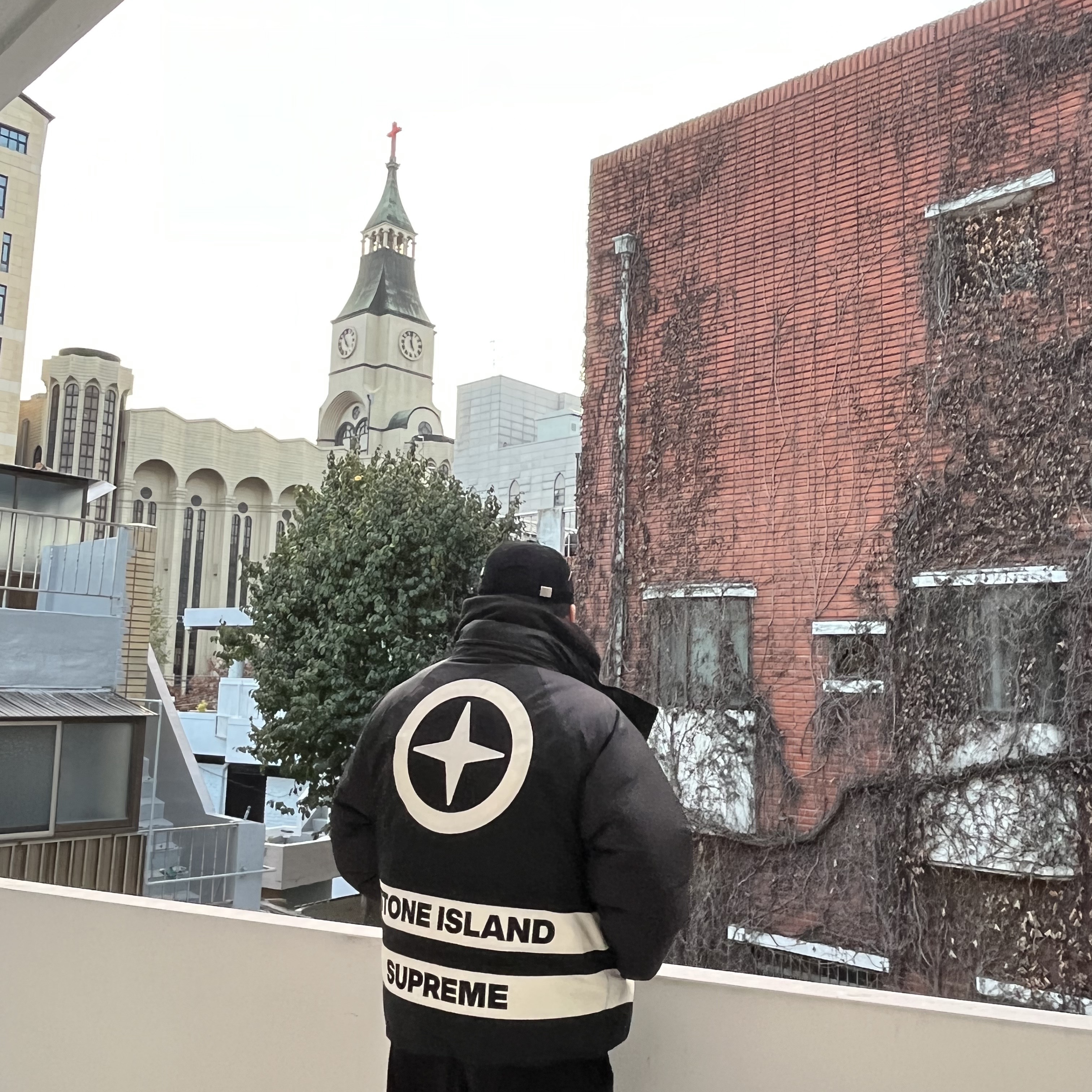 Supreme x Stone Island Reversible Down Puffer Jacket Black - 23FW, Gentle Monster x Maison Margiela MM004 Black Black 착용 스타일 - 1