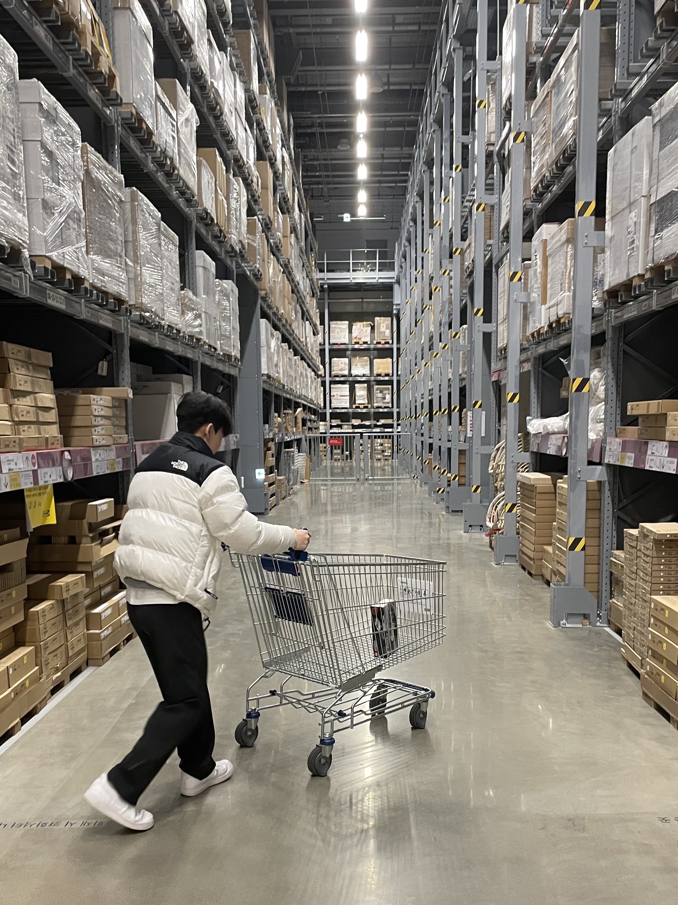 The North Face 1996 Eco Nuptse Jacket White, Nike Air Force 1 '07 Low White 착용 스타일 - 2