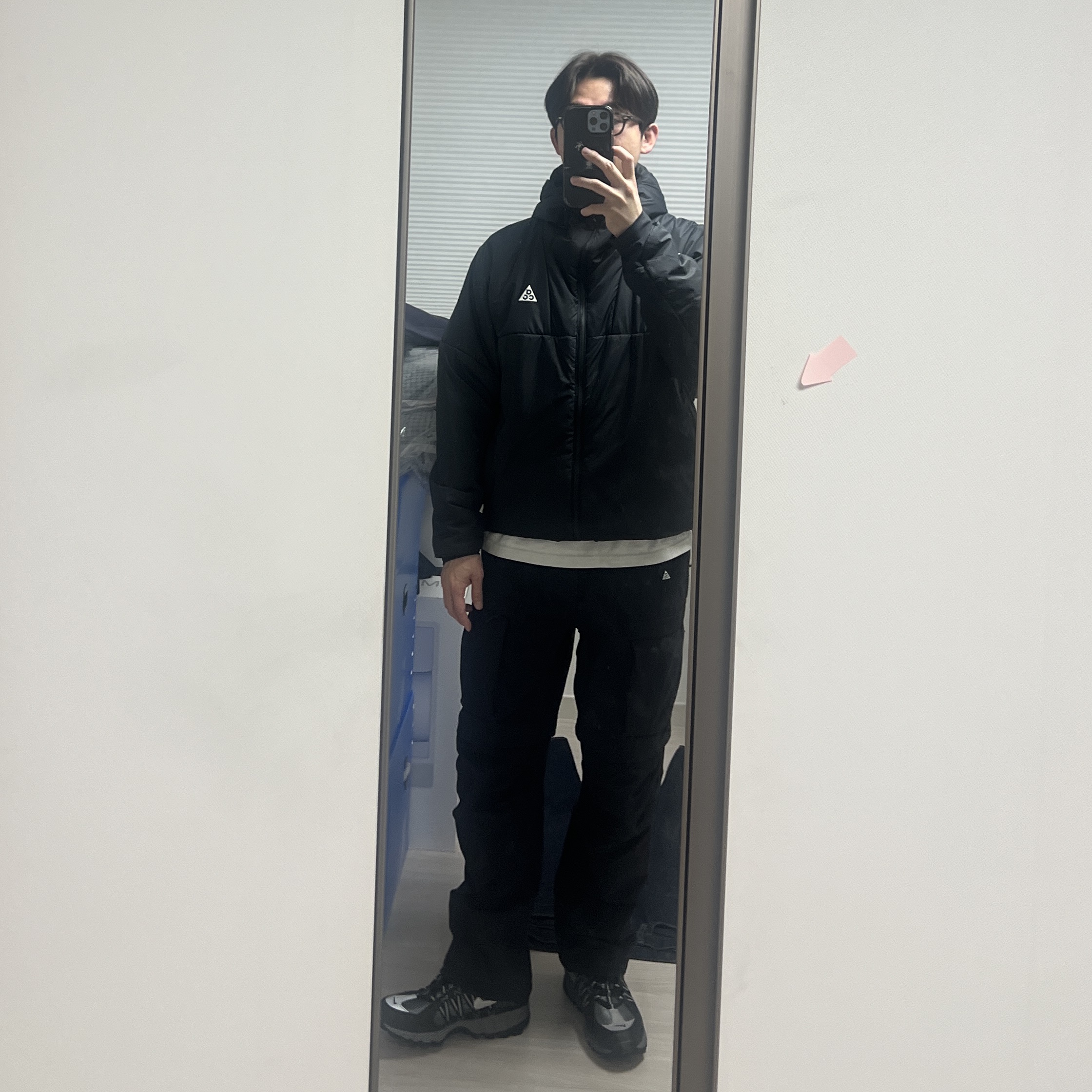 Nike Air Humara Black and Metallic Silver, Nike ACG Smith Summit Cargo Pants Black - US/EU 착용 스타일 - 1