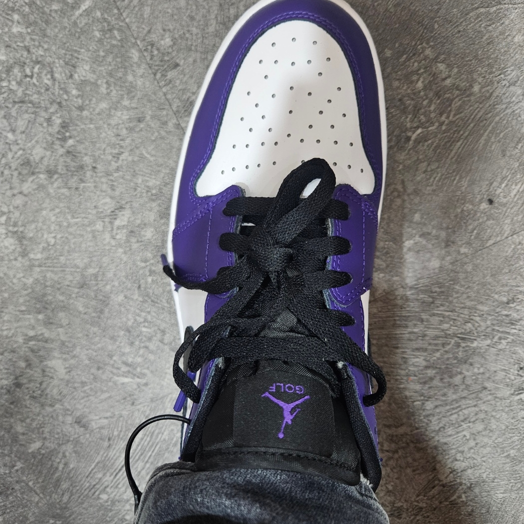 Jordan 1 Low Golf Court Purple 착용 스타일 - 2