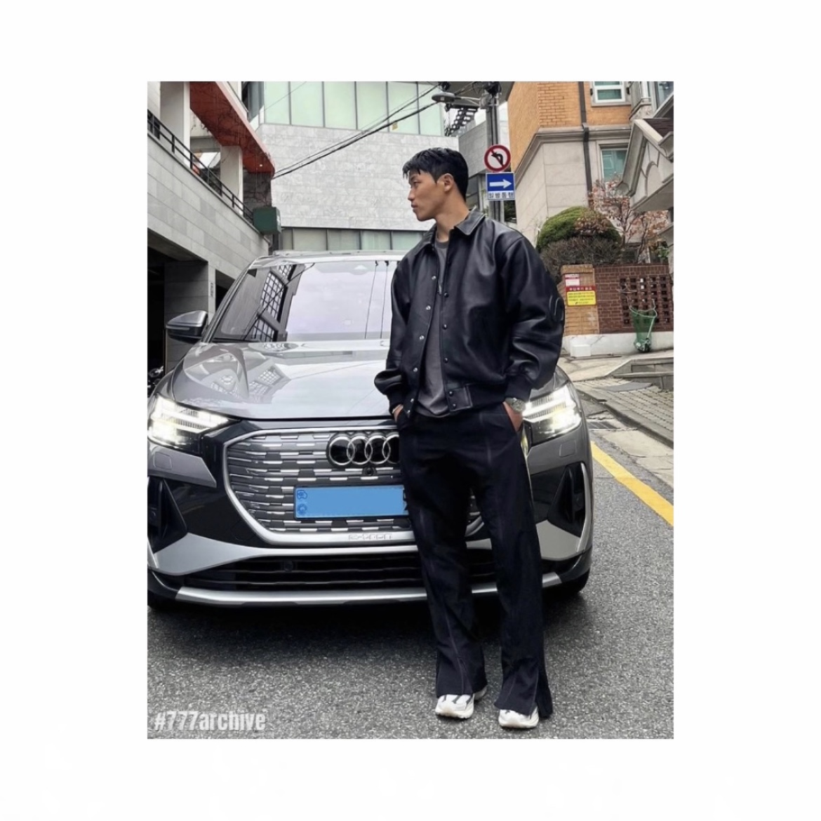 Supreme Gore-Tex Infinium Windstopper Leather Varsity Jacket Black - 23FW 착용 스타일 - 2