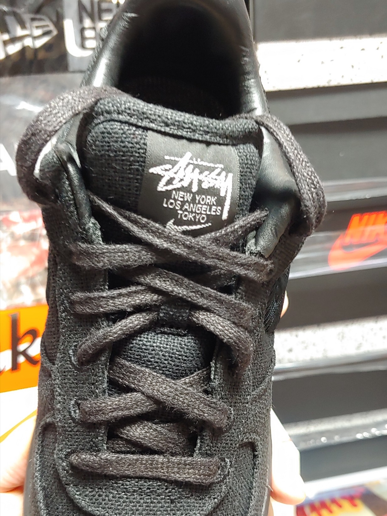 Nike x Stussy Air Force 1 Low Triple Black 착용 스타일 - 2