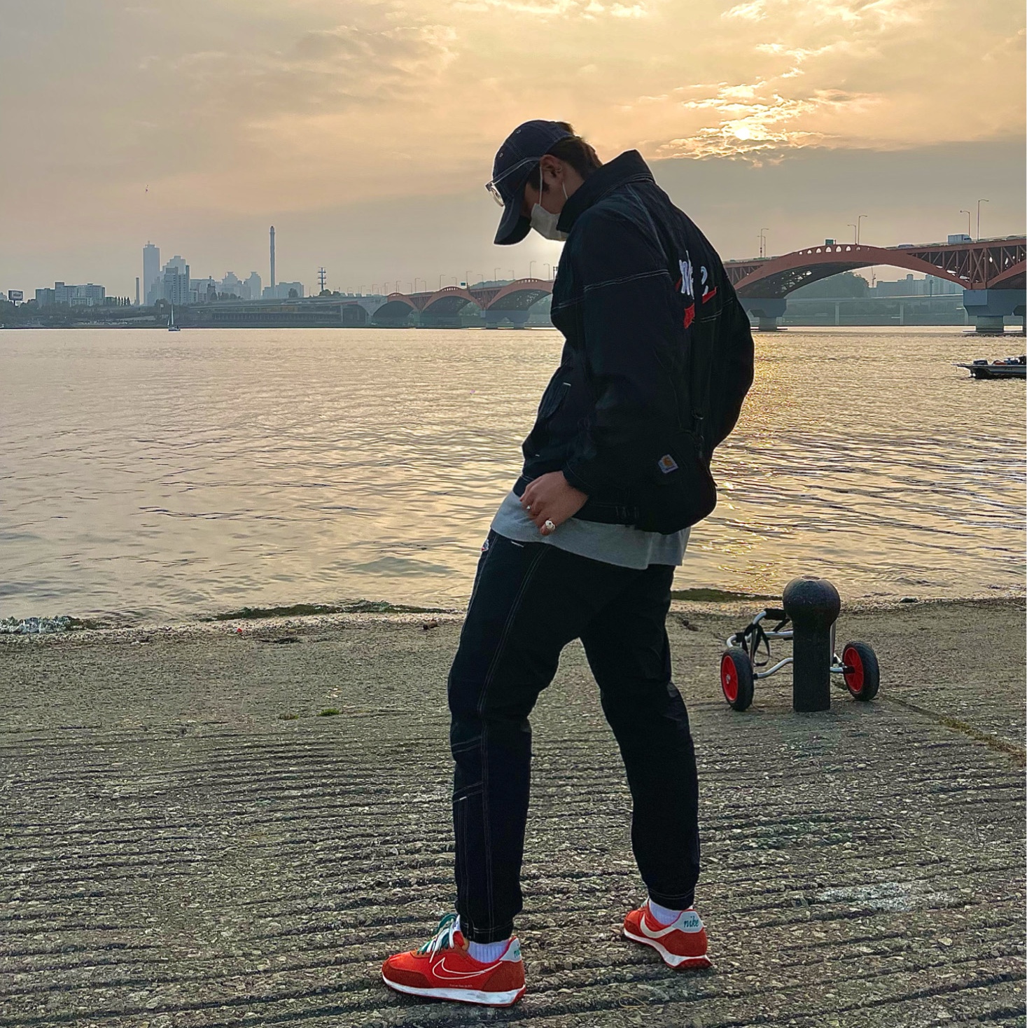 Nike Waffle Trainer 2 Orange Sail, Nike NSW Windrunner SW5 Black - Asia 착용 스타일 - 1
