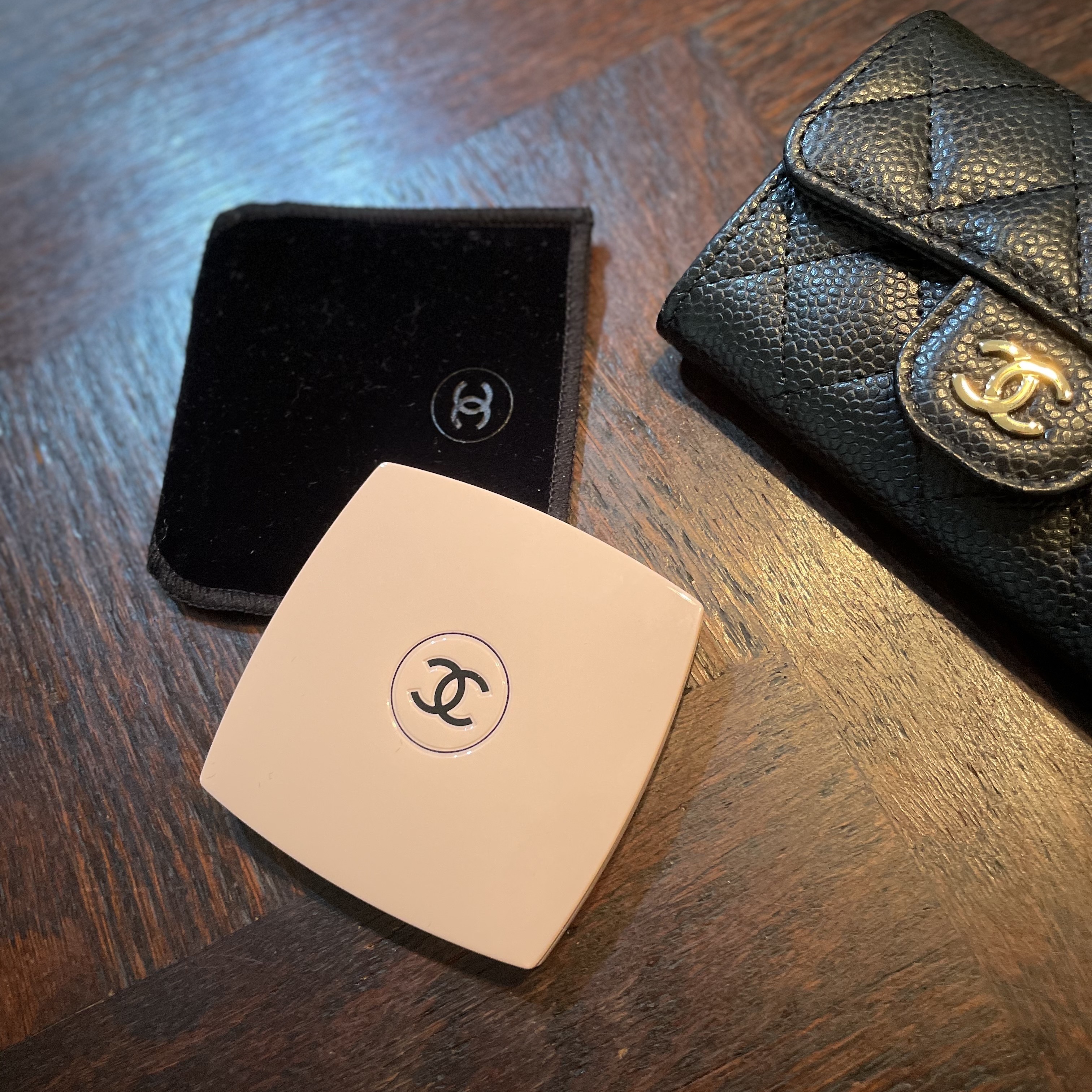 Chanel Codes Couleur Limited Edition Miroir Double Facettes 111 Ballerina 착용 스타일