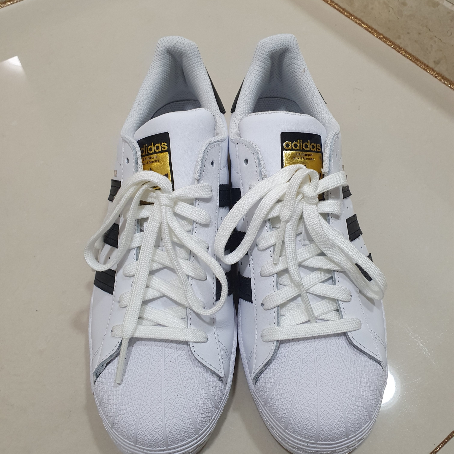Adidas Superstar White Black 착용 스타일