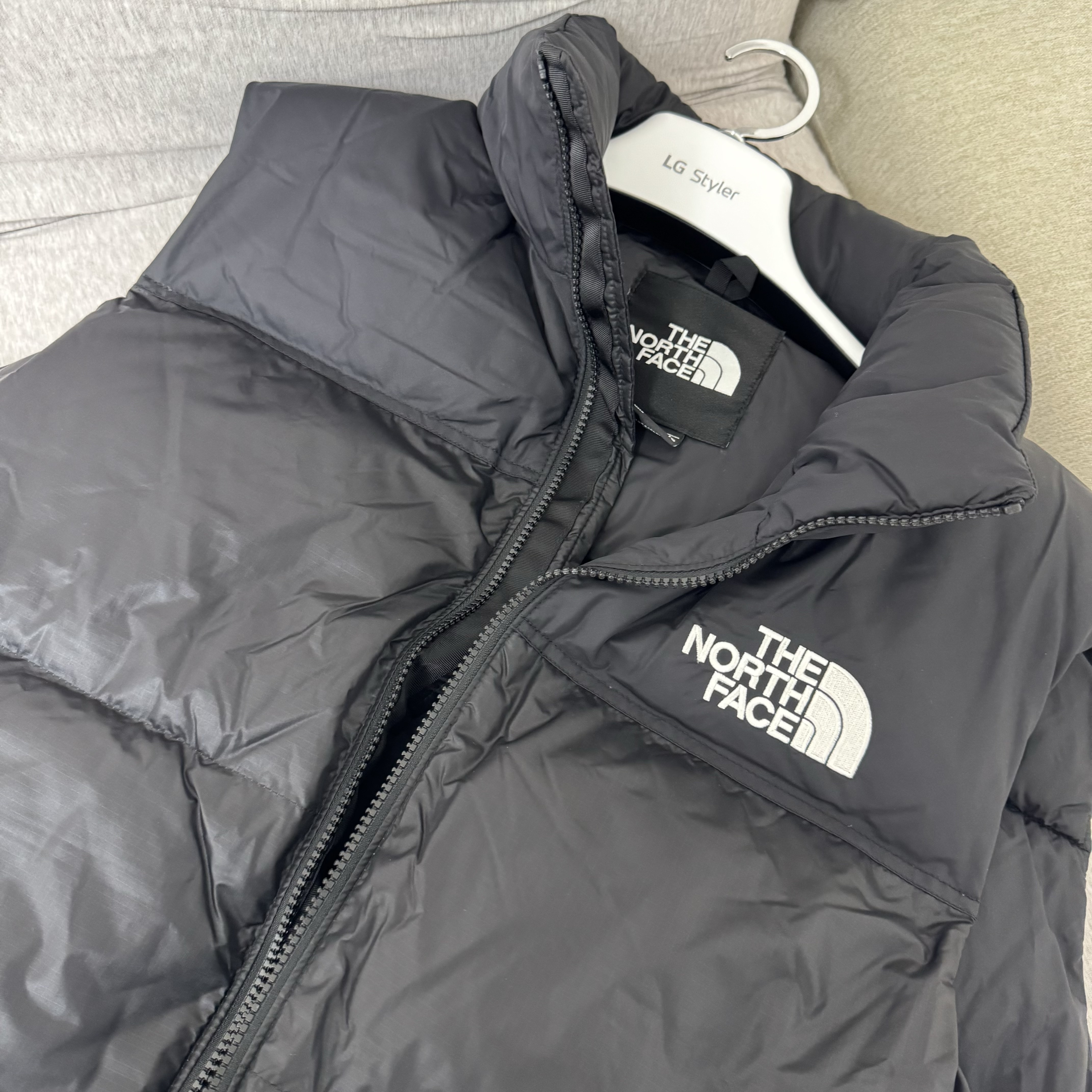 The North Face 1996 Retro Nuptse Vest Black 착용 스타일