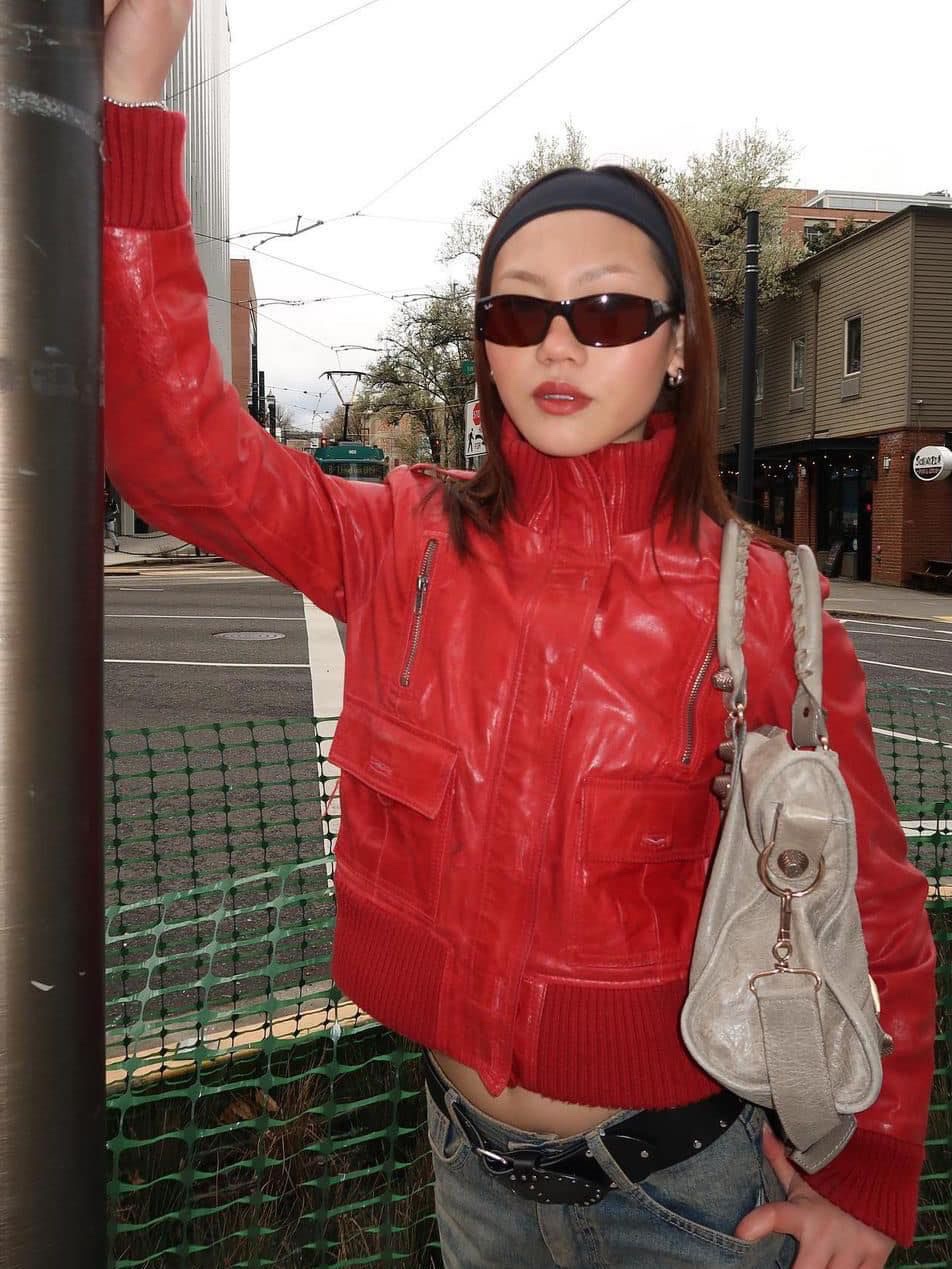 (W) Vivienne Westwood Bea Cardigan Red, Porta Contrabass Leather Jacket Red 착용 스타일 - 3