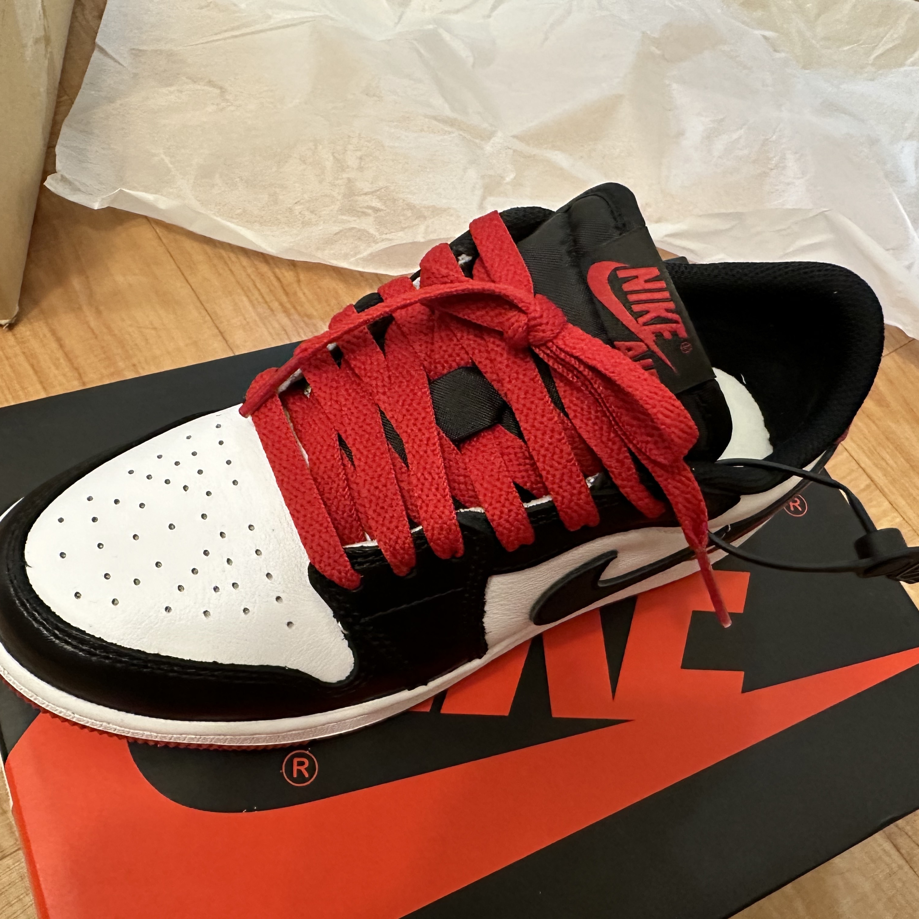 (GS) Jordan 1 Retro Low OG Black Toe 착용 스타일 - 2