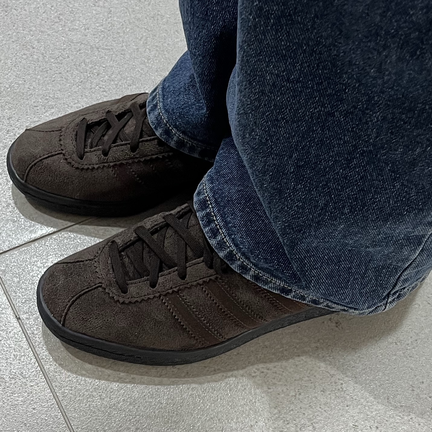 Adidas Tobacco Gruen Dark Brown 착용 스타일 - 1