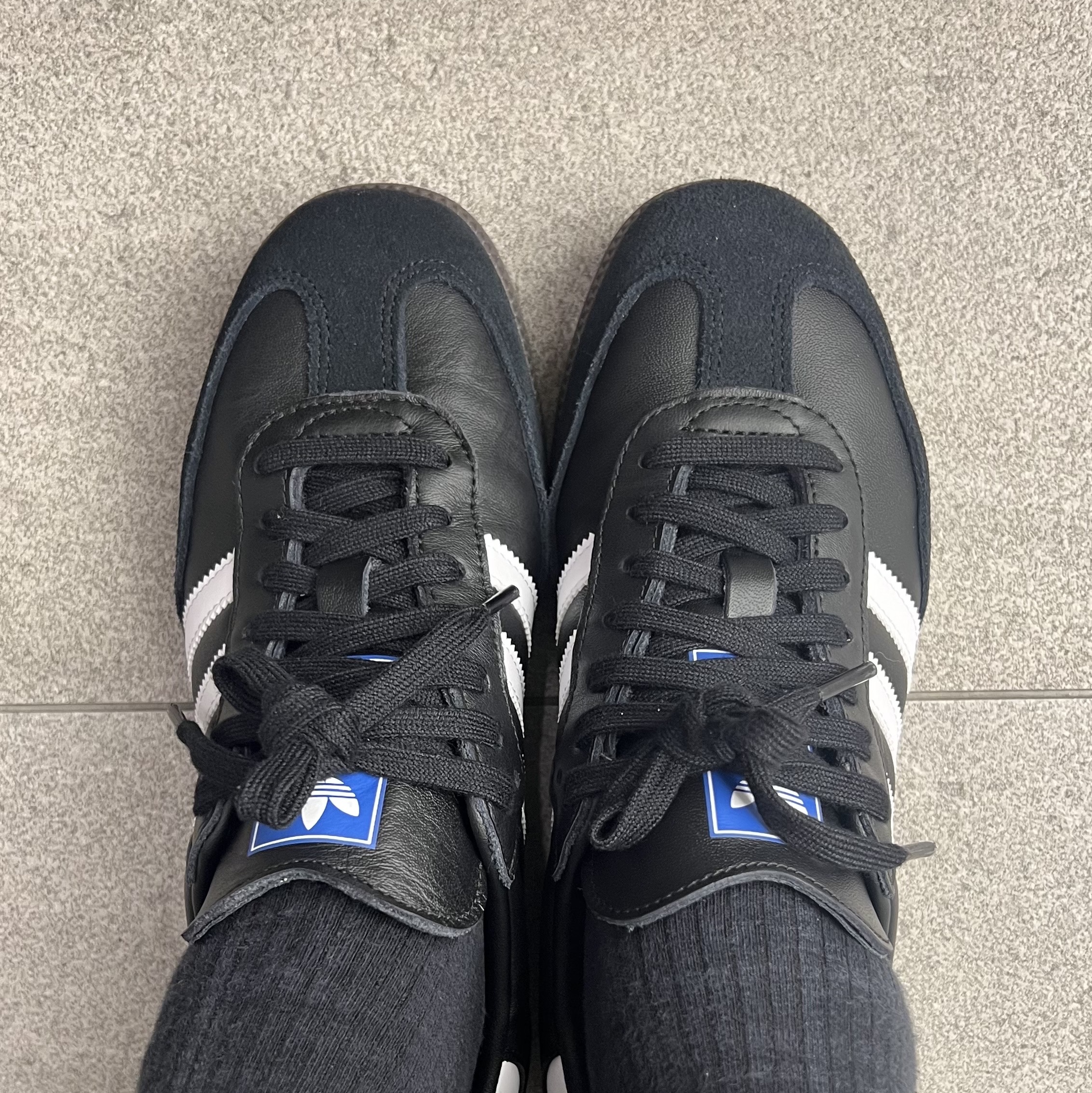 Adidas Samba OG Black White Gum 착용 스타일