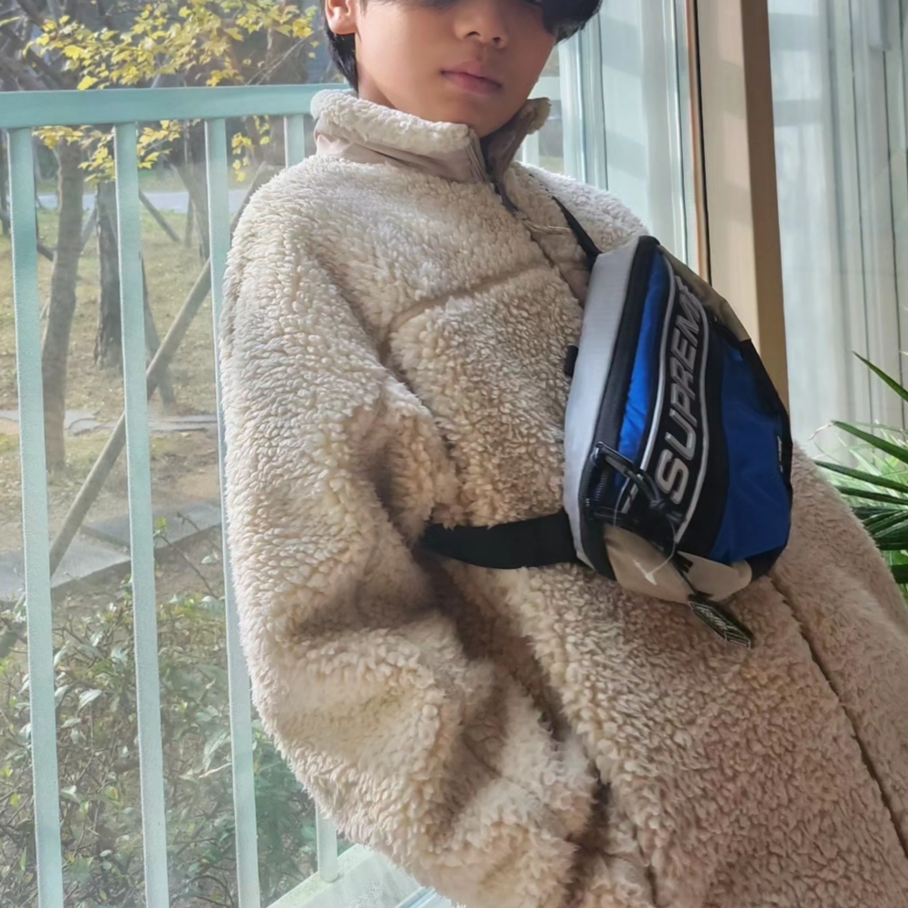 Supreme Waist Bag Blue - 23FW 착용 스타일