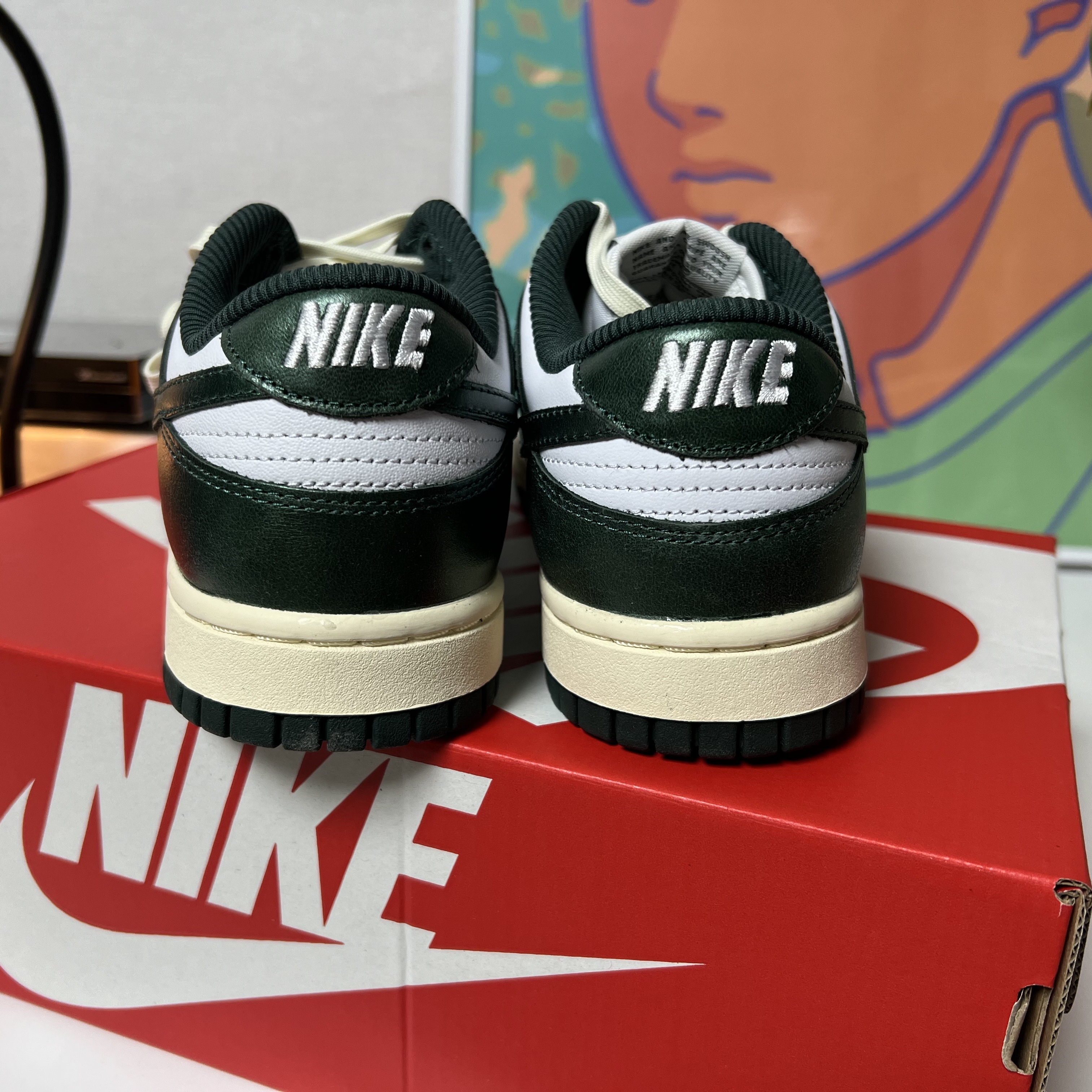 (W) Nike Dunk Low Vintage Green 착용 스타일 - 3