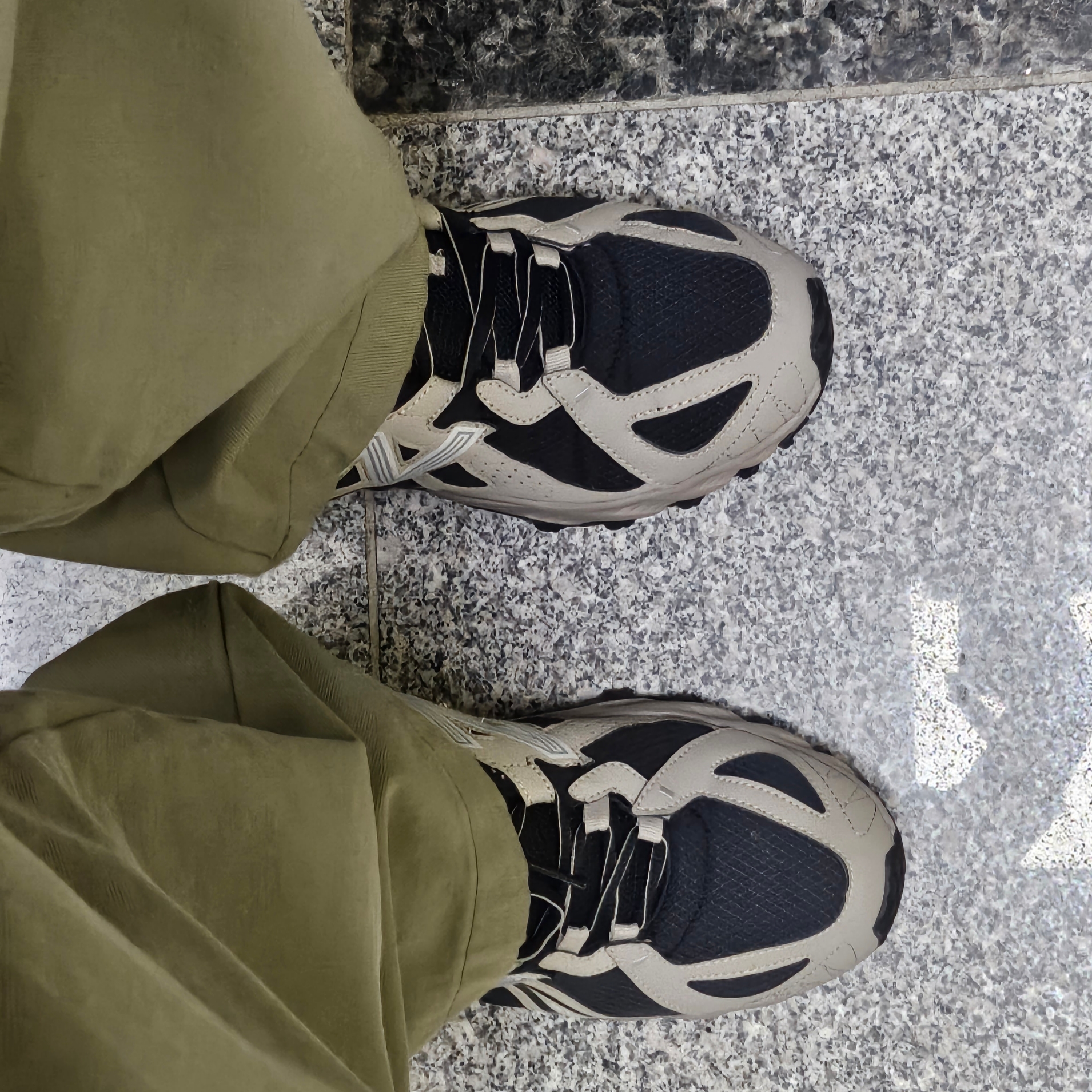 New Balance ML610T Aluminum Black - D Standard 착용 스타일 - 1