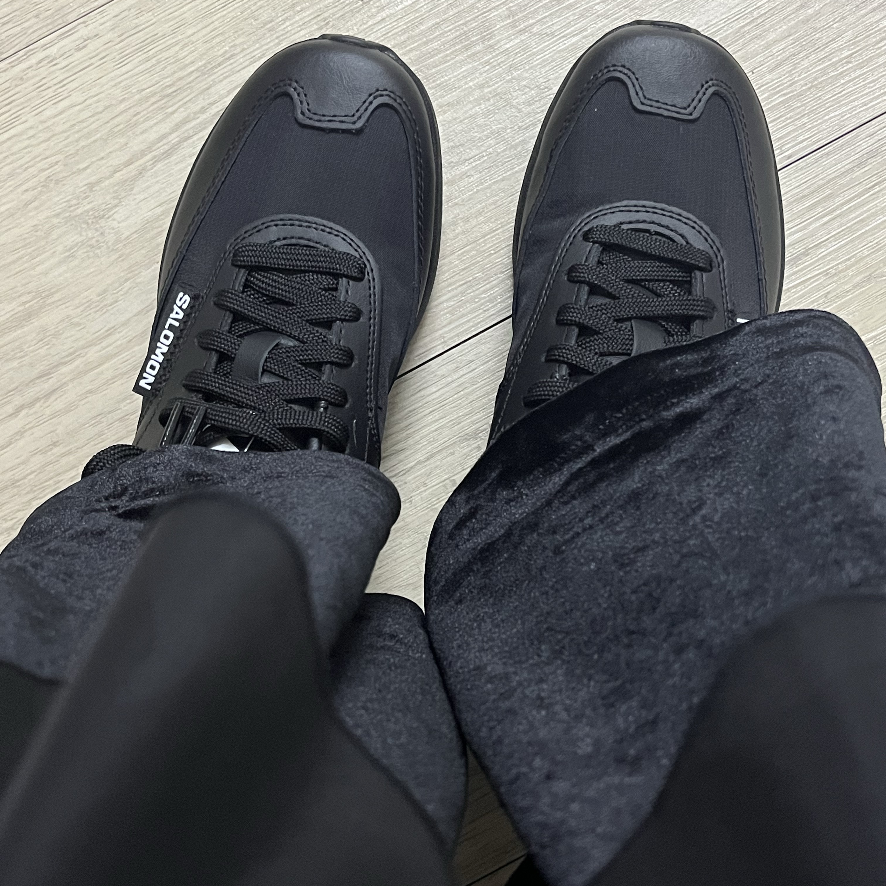Salomon x Comme des Garcons SR90 Black 착용 스타일