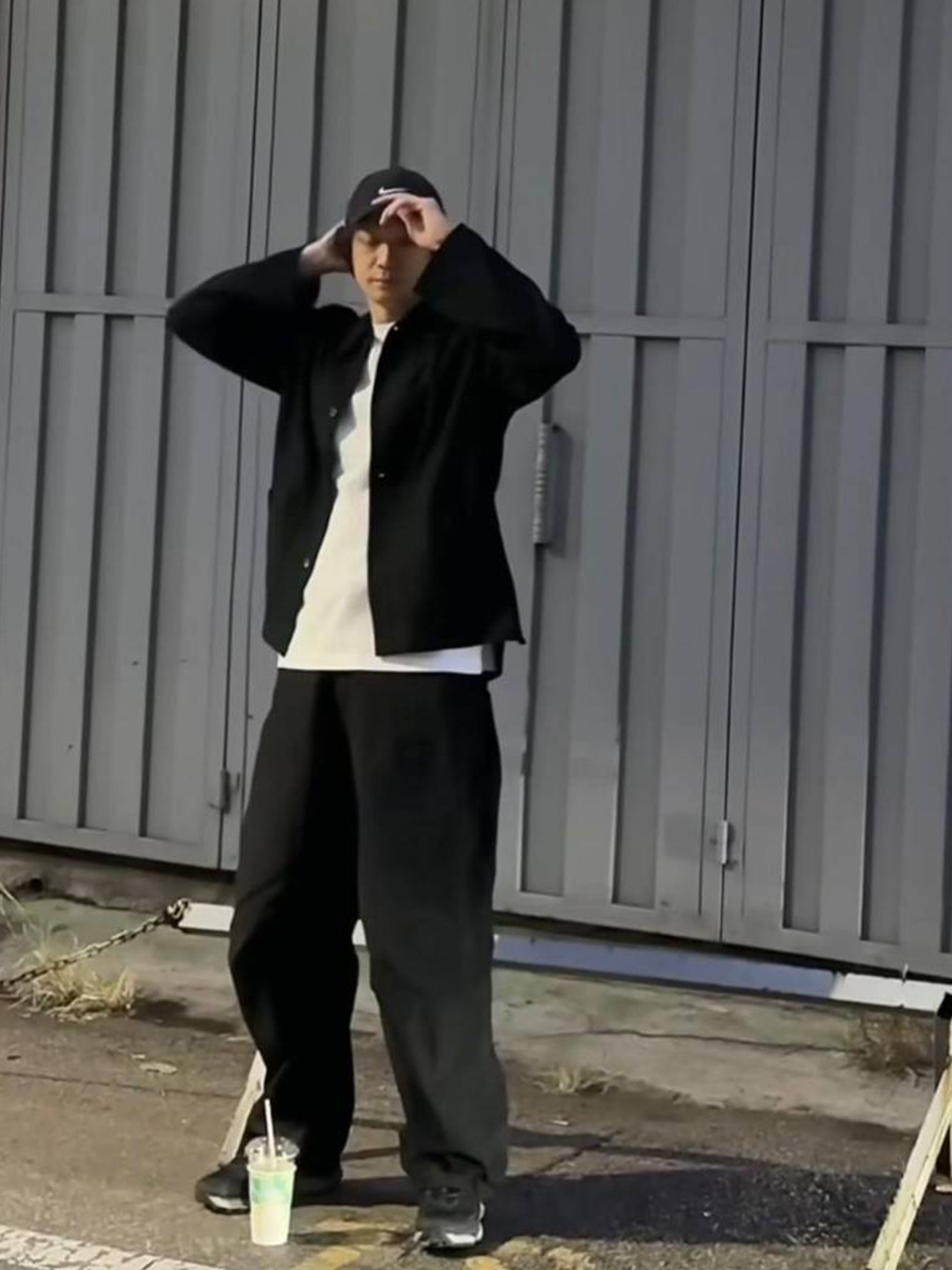 Malbon Golf x Nike Dri-Fit Legacy 91 Tech Cap White, Nike Dri-Fit Legacy 91 Golf Cap Black 착용 스타일 - 4