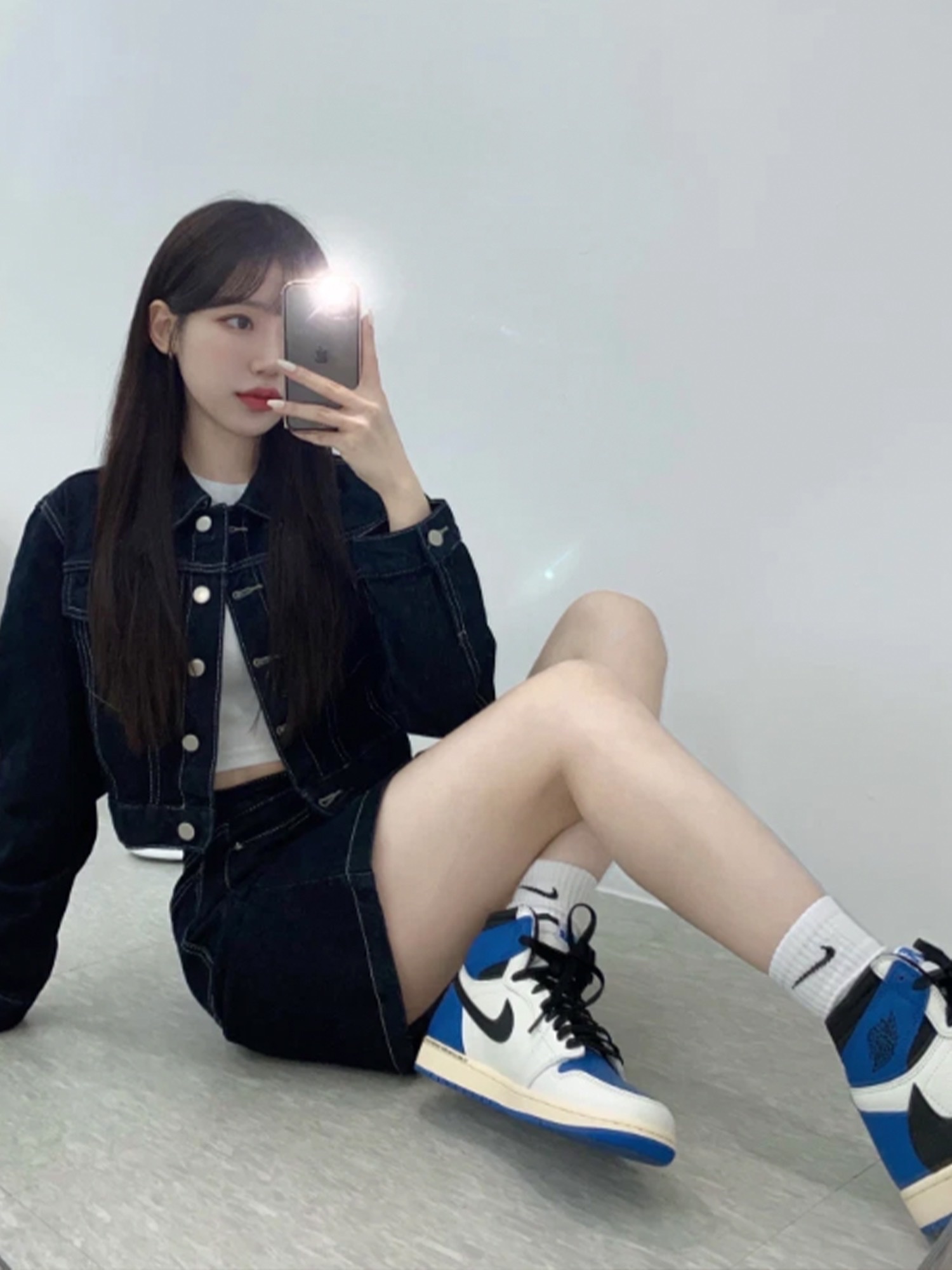 Jordan 1 x Travis Scott x Fragment Retro High OG SP Military Blue, Jordan 1 x Travis Scott Retro Low OG SP Sail and Ridgerock 착용 스타일 - 4