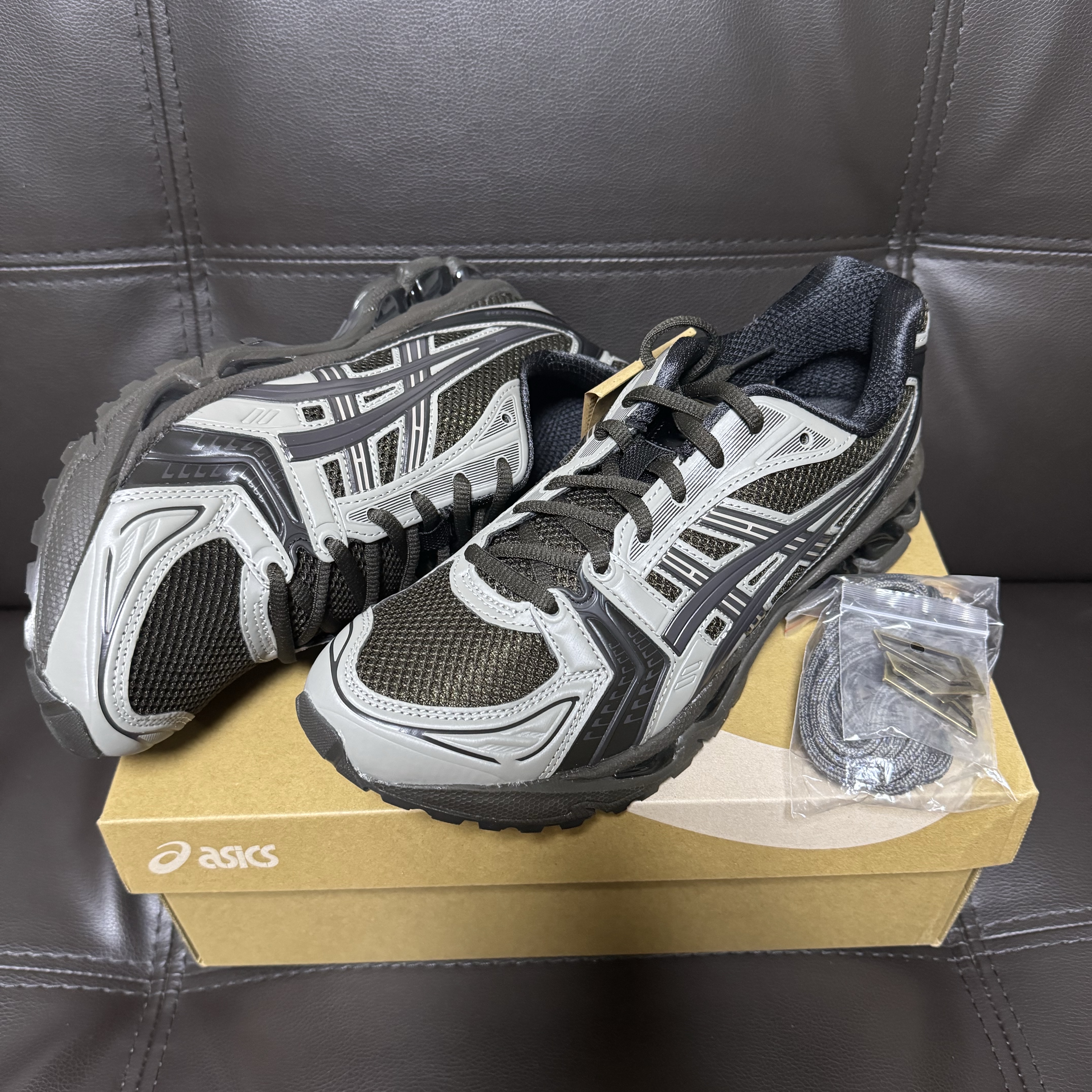 Asics x Atmos x Undermycar Gel-Kayano 14 Pepper Black 착용 스타일