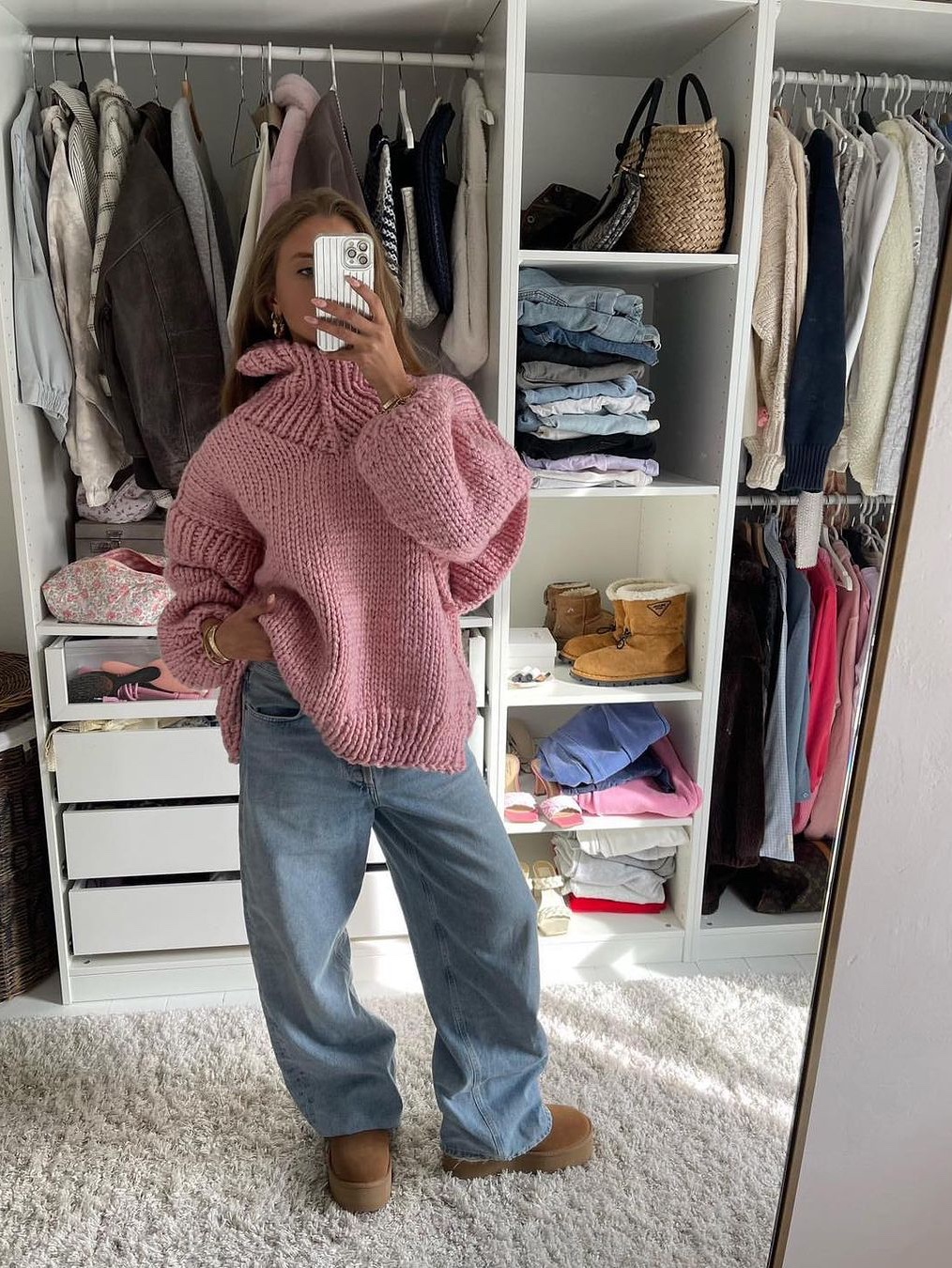 En Or Women Lambs Wool Round Knit Blue 착용 스타일 - 5