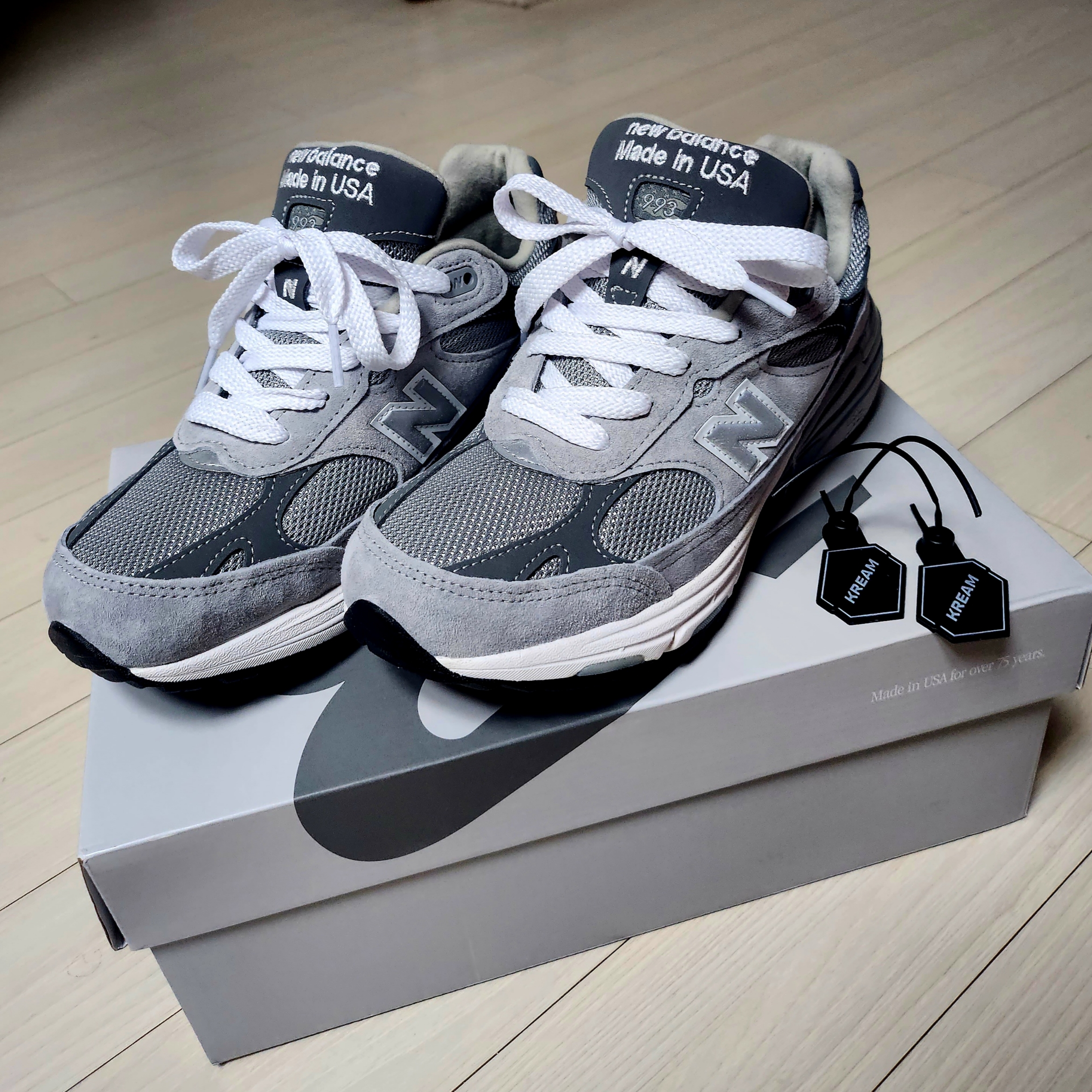 (W) New Balance 993 Made in USA Grey - B Standard 착용 스타일