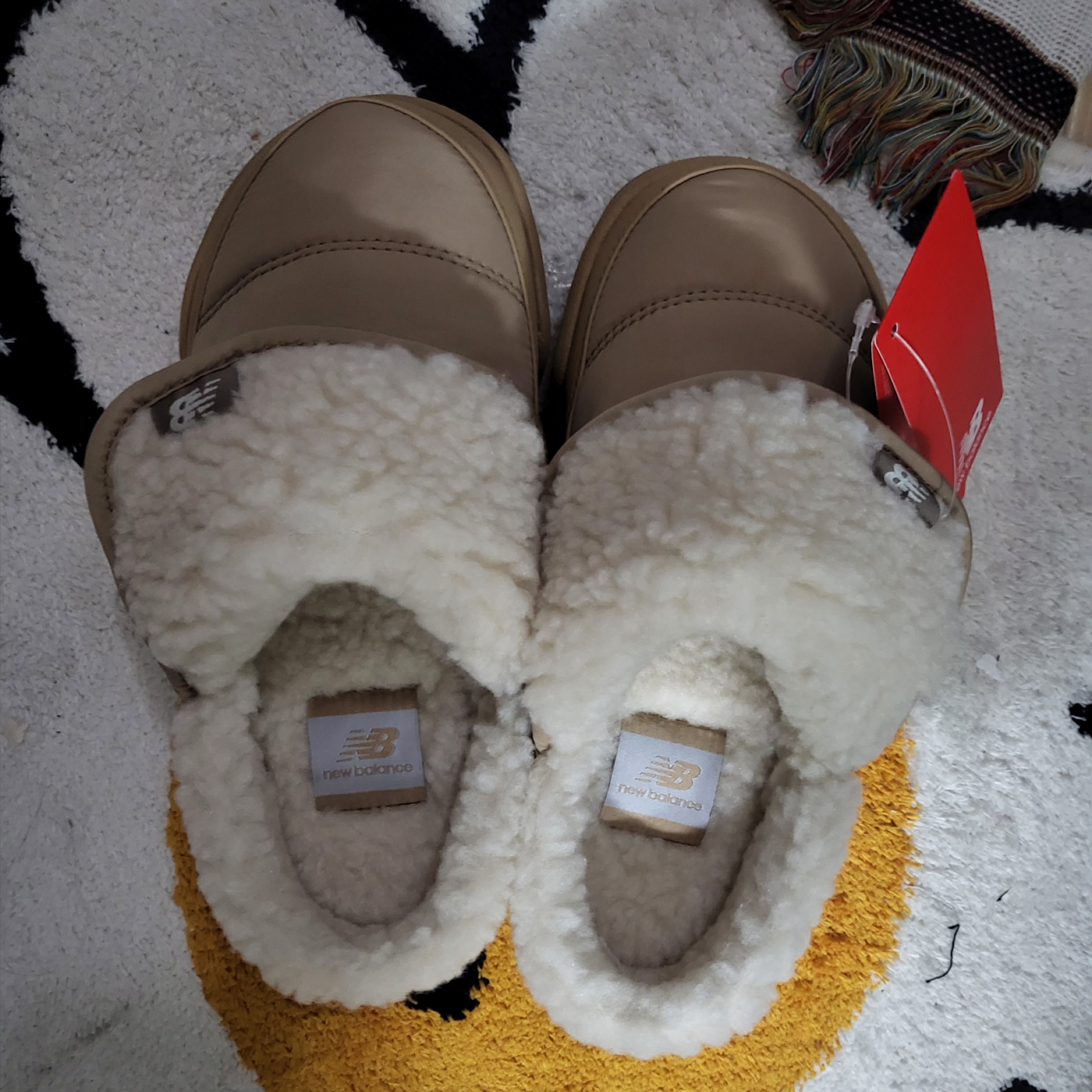 New Balance Puflee v2 Beige 착용 스타일