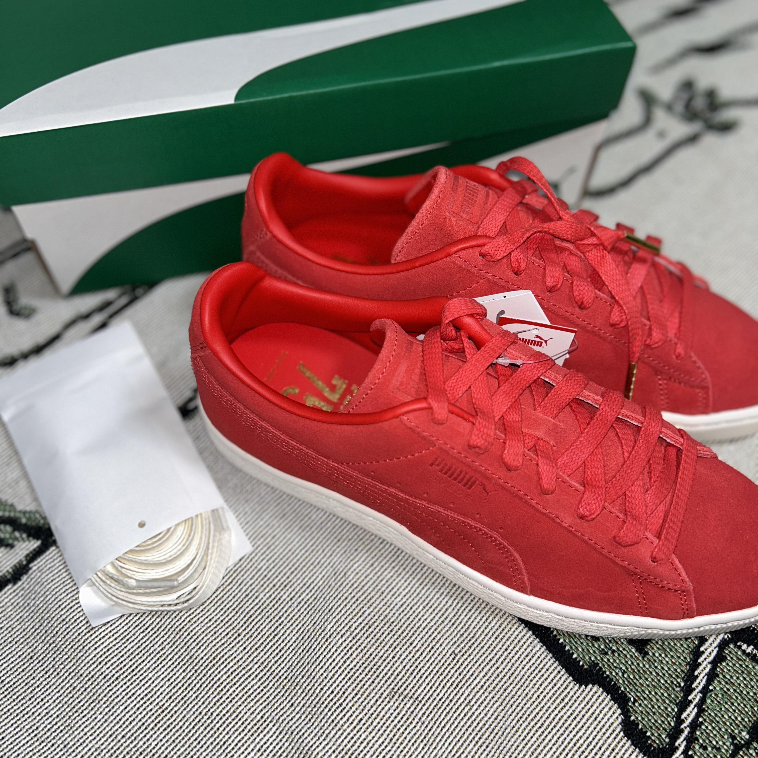 Puma Suede Classic 75th Anniversary Red 착용 스타일 - 2