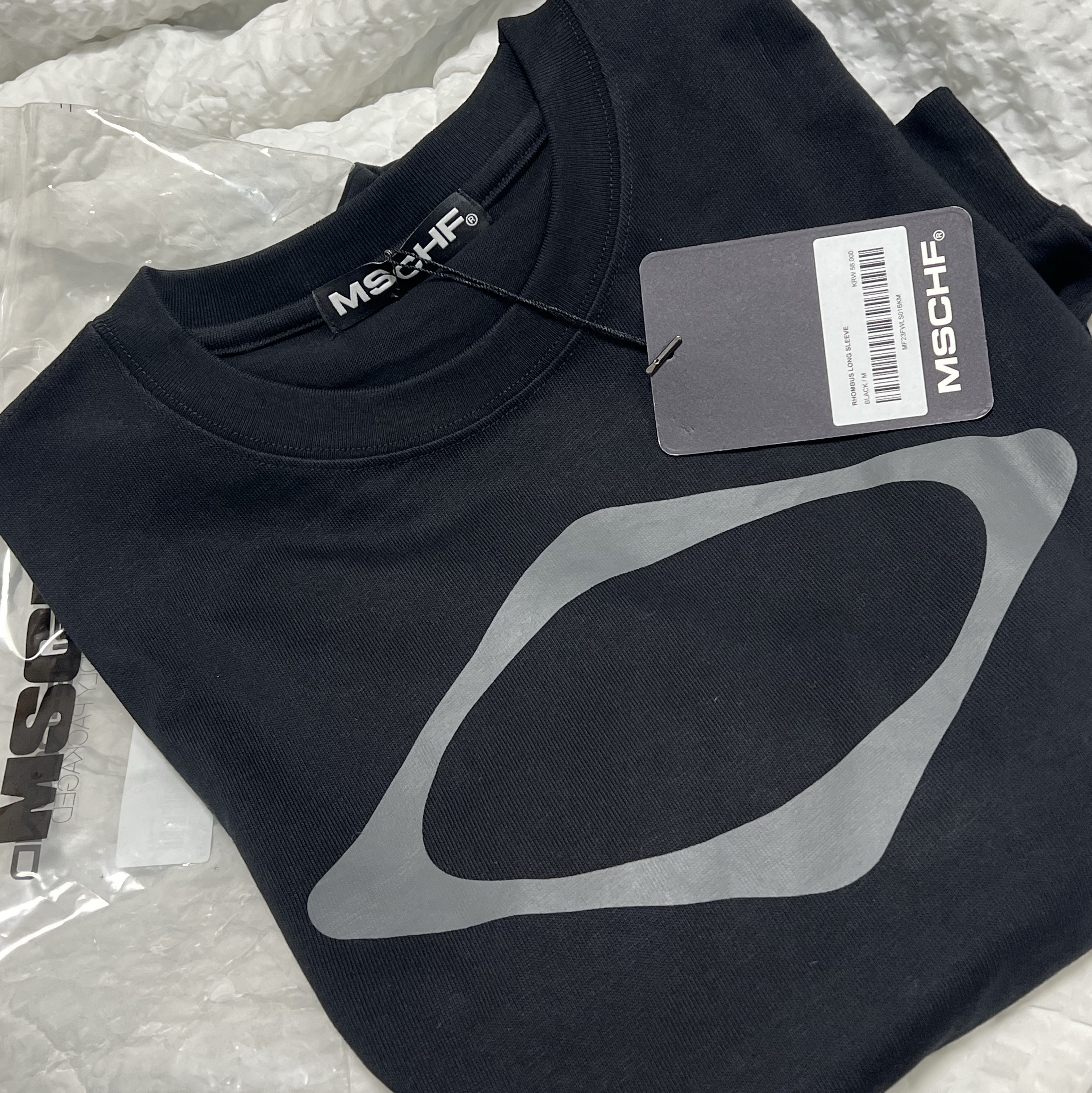 Mischief Rhombus Long Sleeve Black 착용 스타일 - 1