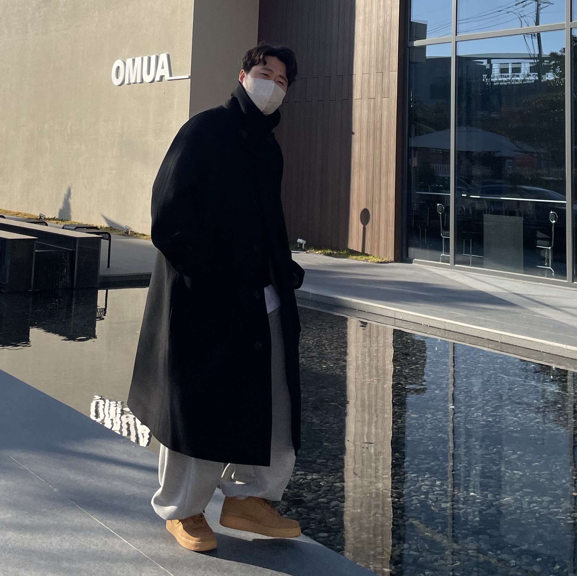 Undermycar Legion.02 Balmacaan Oversized Wool Coat Black 착용 스타일 - 5