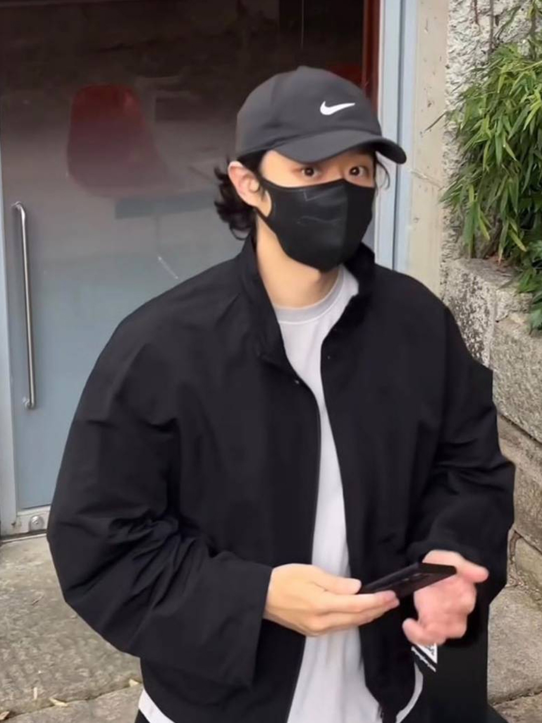 Malbon Golf x Nike Dri-Fit Legacy 91 Tech Cap White, Nike Dri-Fit Legacy 91 Golf Cap Black 착용 스타일 - 3