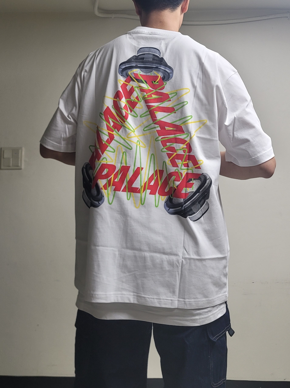 Palace Speaker P-3 T-Shirt White - 23FW 착용 스타일 - 1