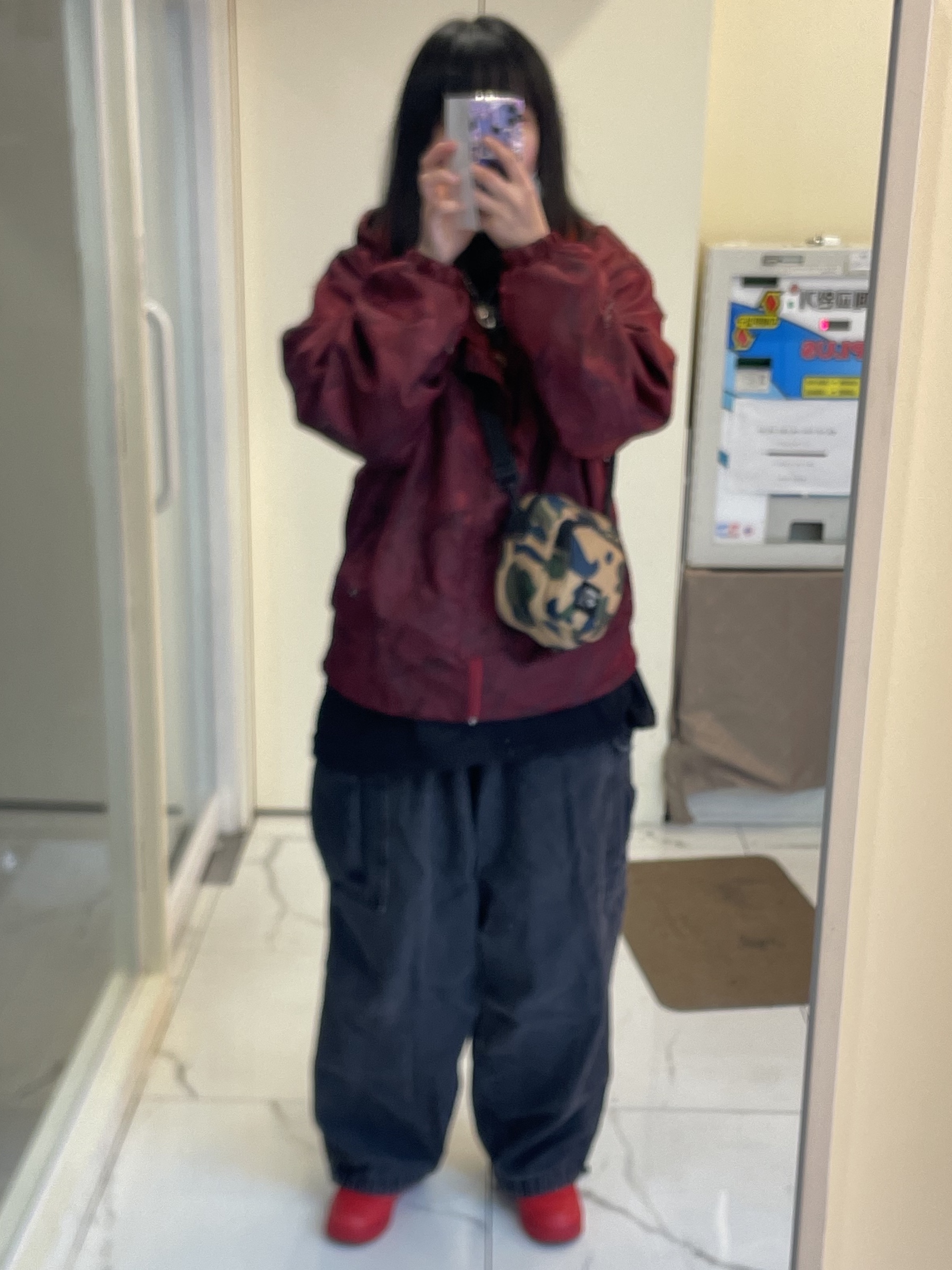 Nike Air Force 1 '07 LV8 Low 1 Triple Red 착용 스타일 - 2