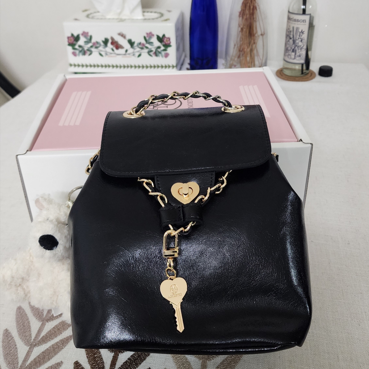 Jellycat Munro Scottie Dog Bag Charm Cream 착용 스타일