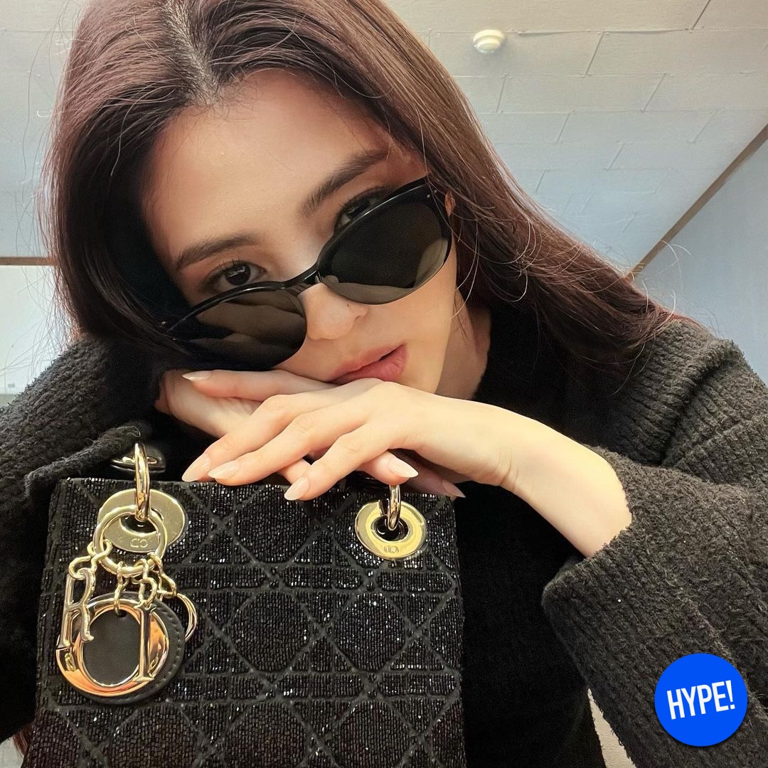 Dior Mini Lady Bag Black Cannage Cotton Micropearl Embroidery, Balenciaga Arena Lambskin Le Cagole XS Shoulder Bag Black 착용 스타일 - 2