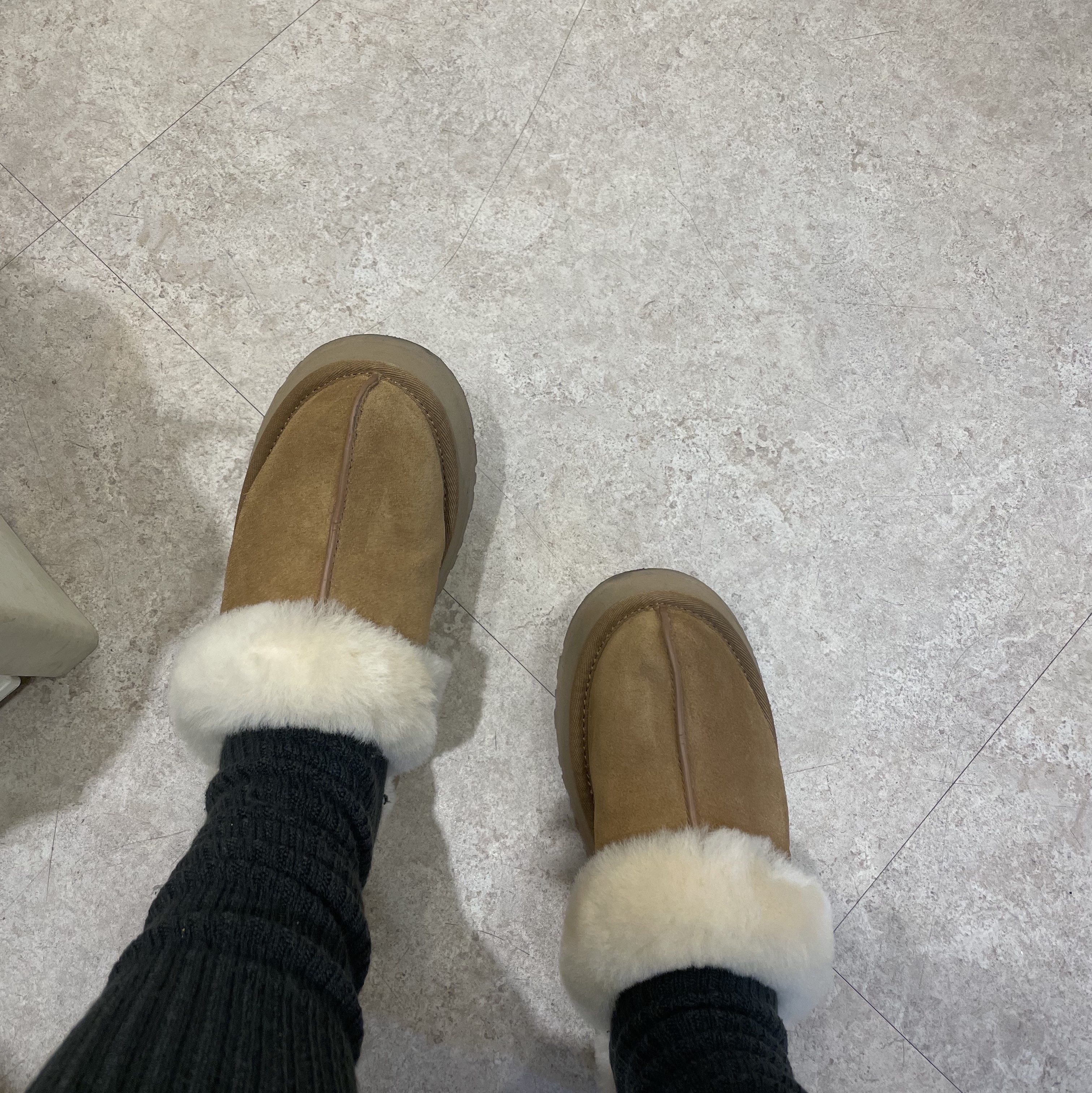 (W) UGG Disquette Slipper Chestnut 착용 스타일