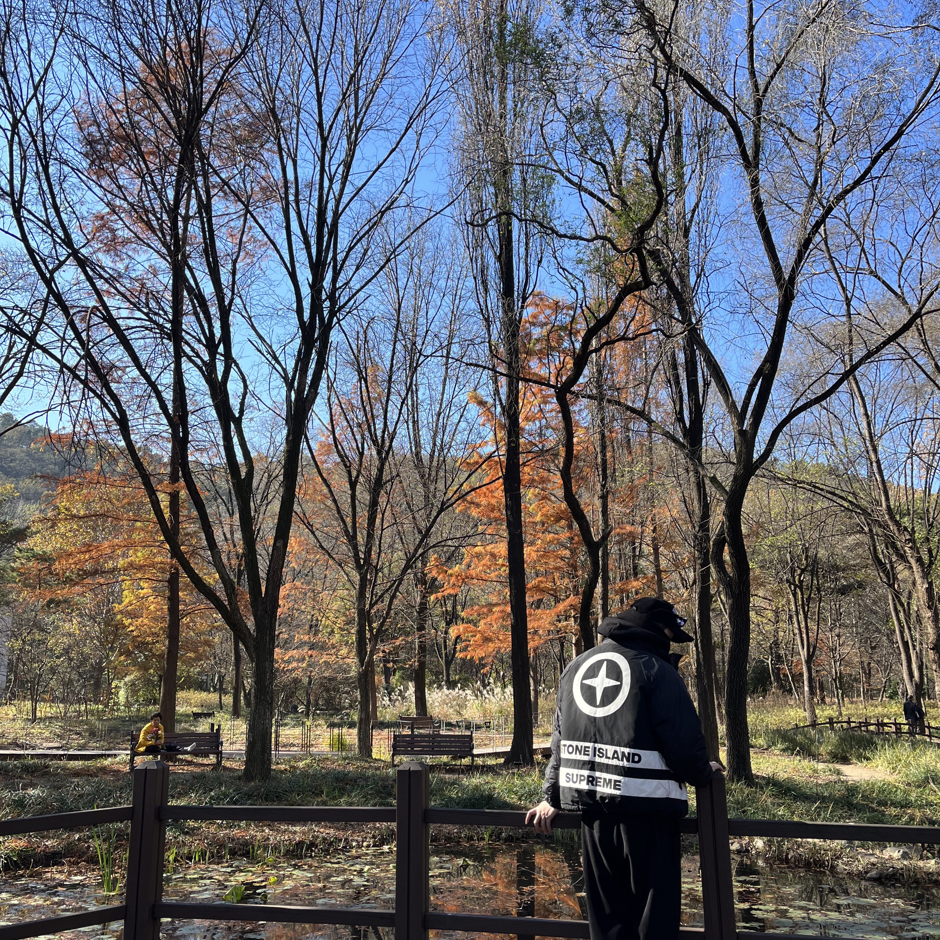 Supreme x Stone Island Reversible Down Puffer Jacket Black - 23FW, Gentle Monster x Maison Margiela MM004 Black Black 착용 스타일 - 3