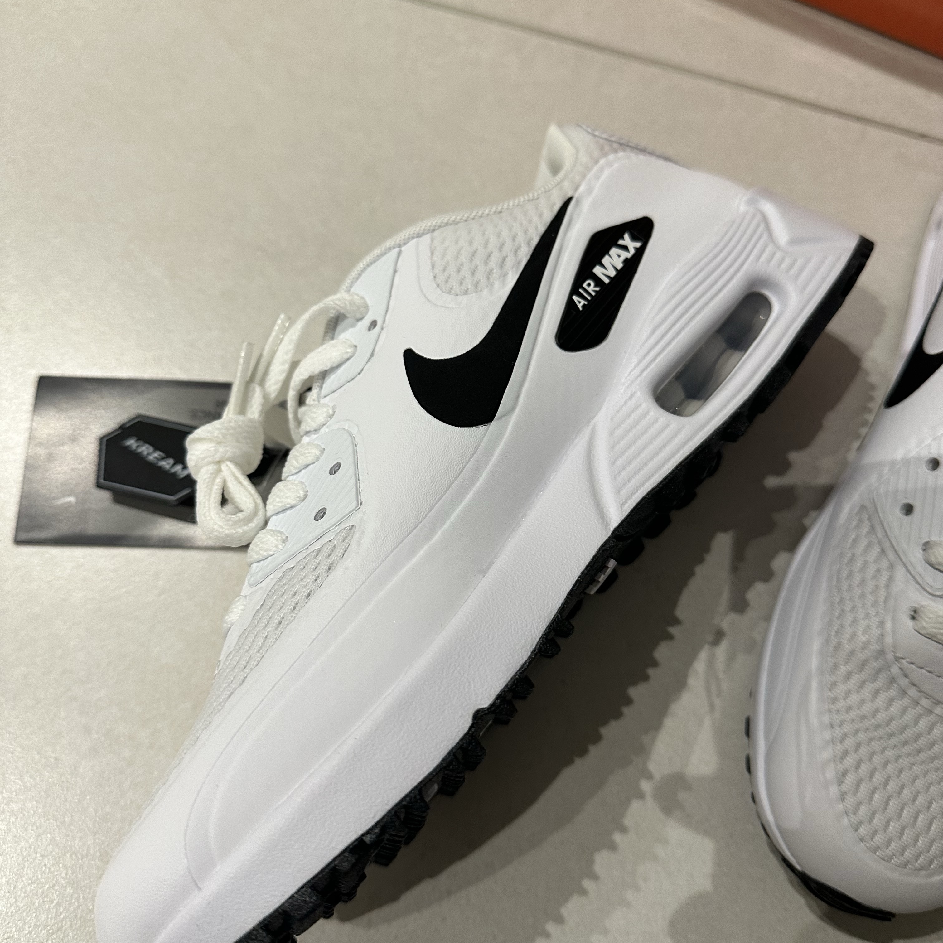 Nike Air Max 90 G White Black 착용 스타일 - 2