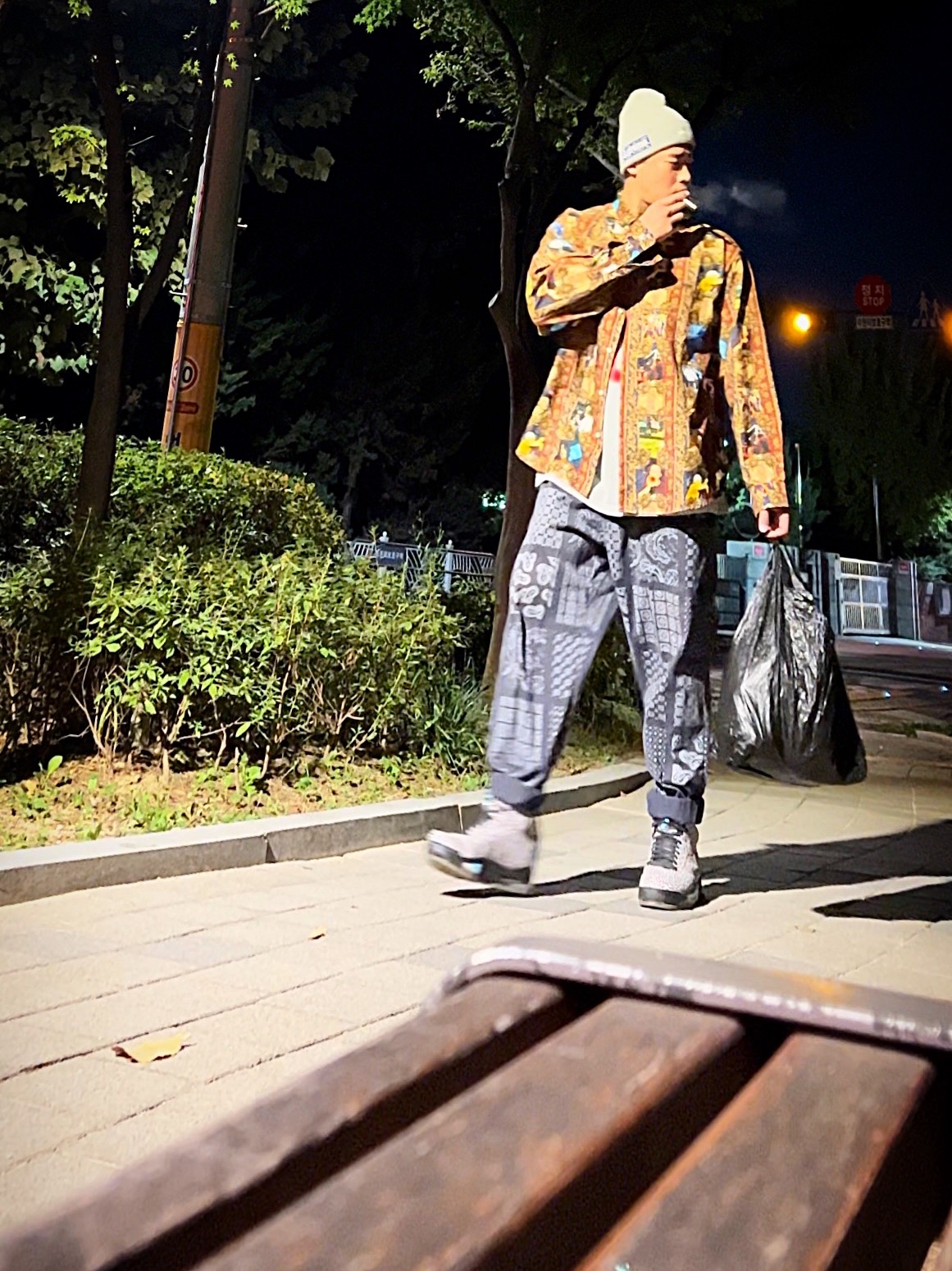 Supreme Mark Leckey Hardcore Printed Corduroy Shirt Multicolor - 23FW, Nike x Matthew M Williams NRG Socks Desert Ore Black 착용 스타일 - 3