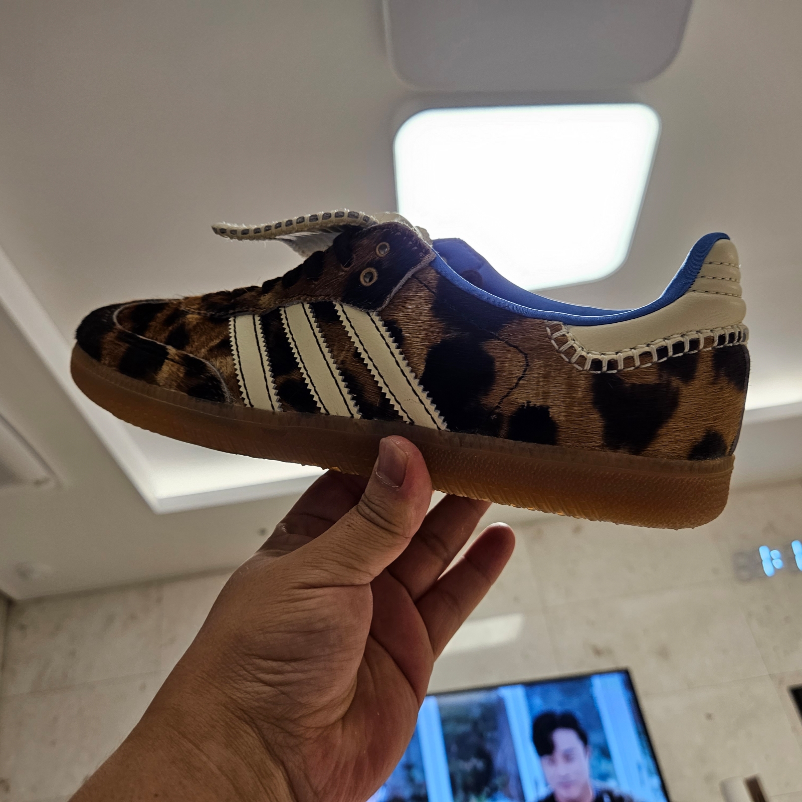 Adidas x Wales Bonner Pony Leo Samba Dark Brown Cream White 착용 스타일 - 1