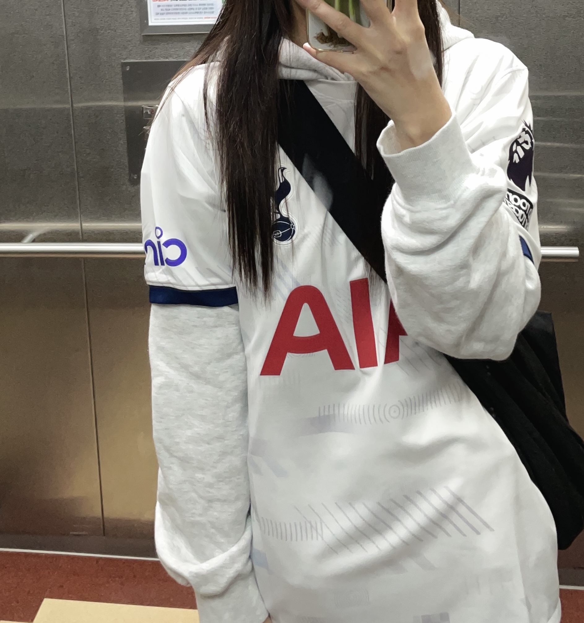 Nike Tottenham Hotspur 2023/24 Dri-Fit Stadium Home Jersey White (Non Marking Ver.) 착용 스타일 - 2